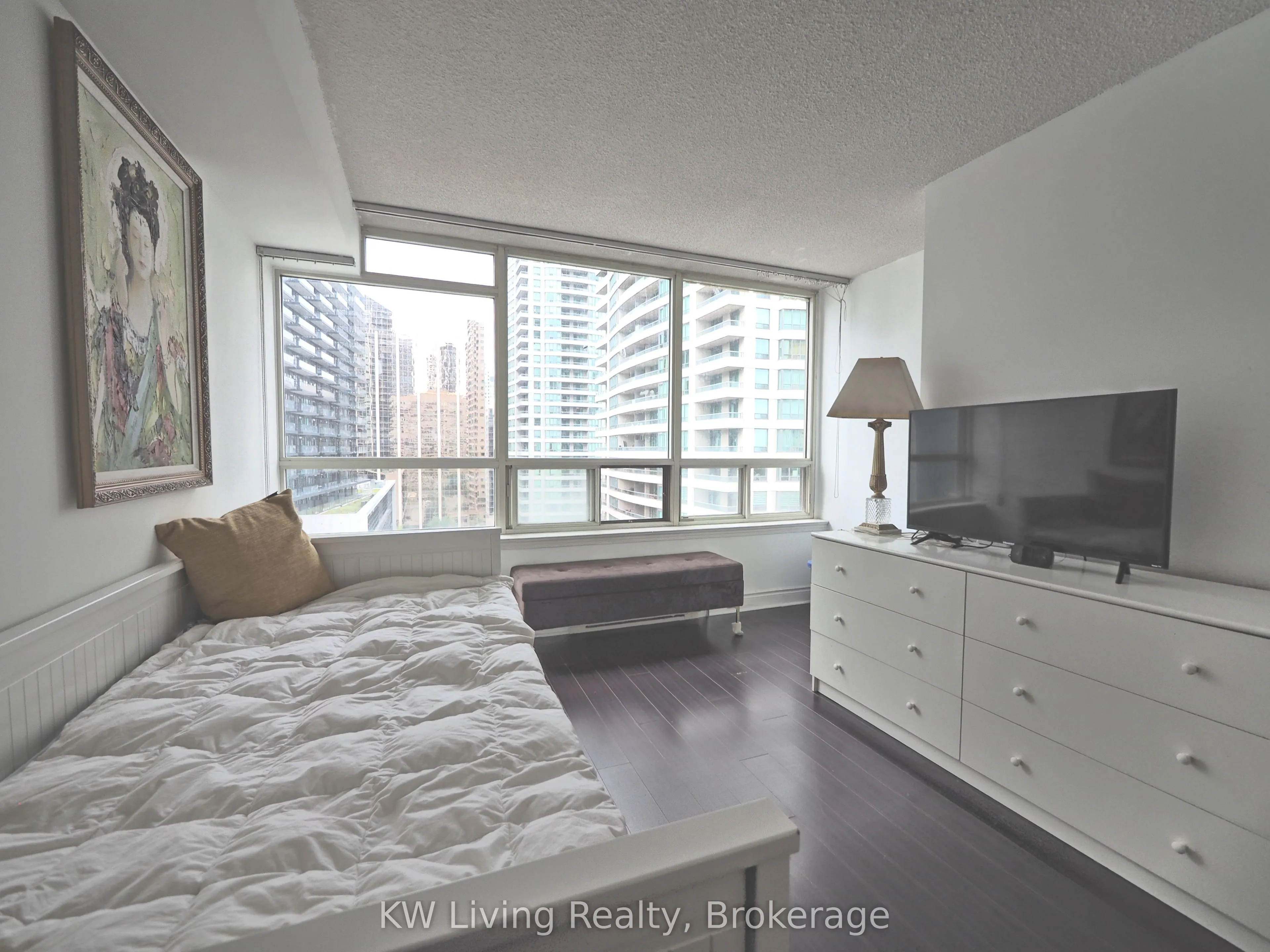 30 Greenfield Avenue, #1216