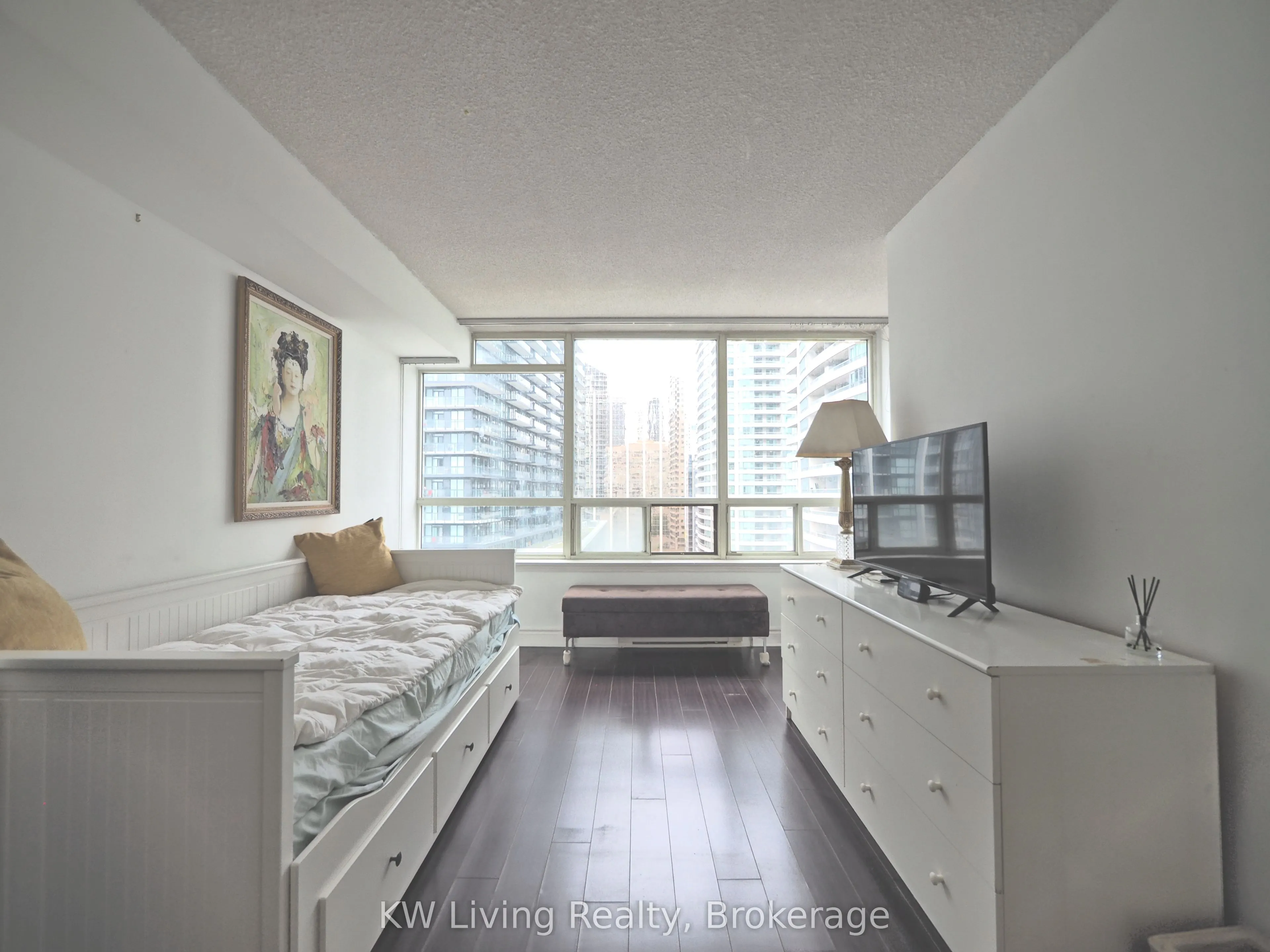 30 Greenfield Avenue, #1216