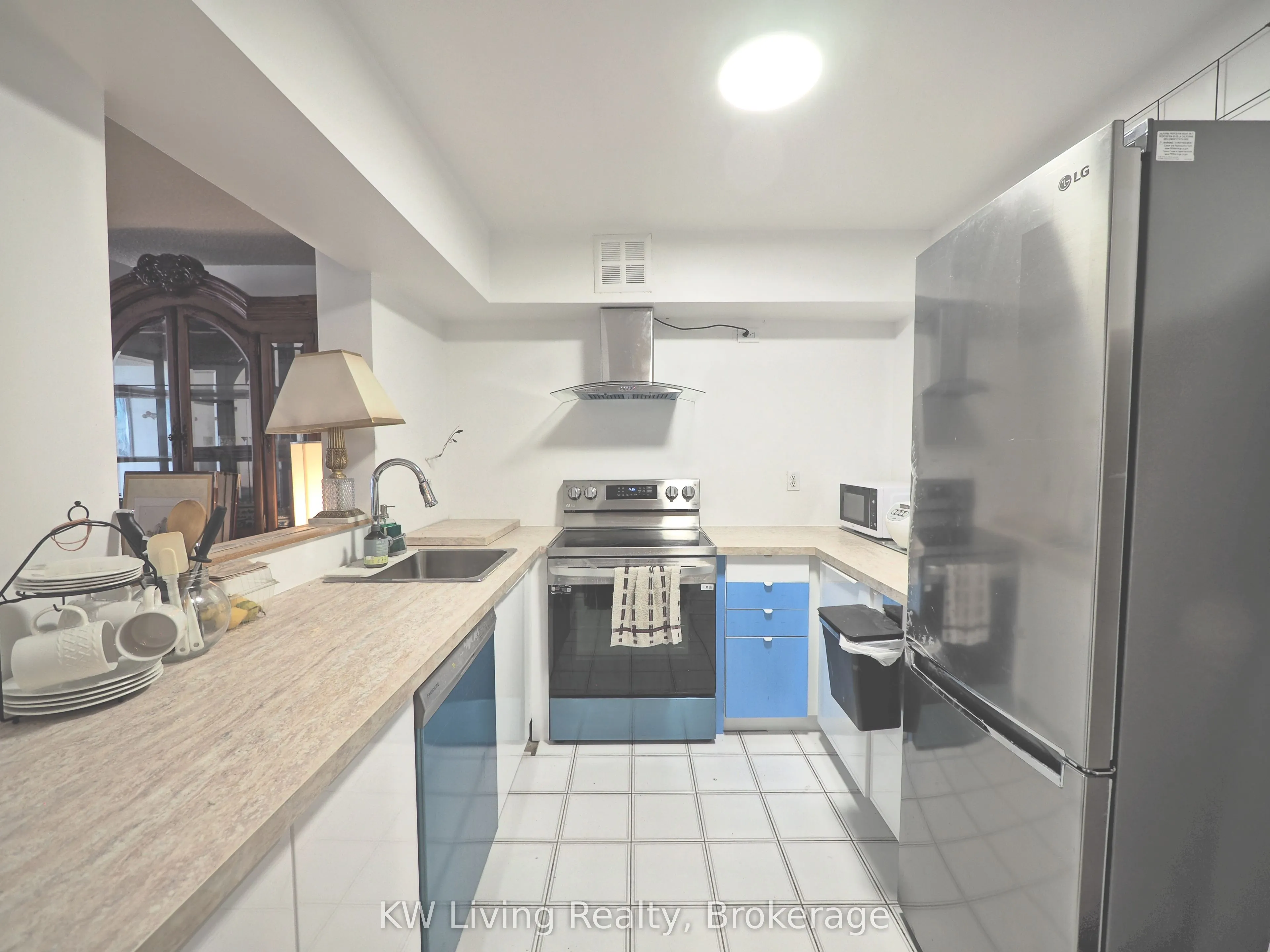 30 Greenfield Avenue, #1216