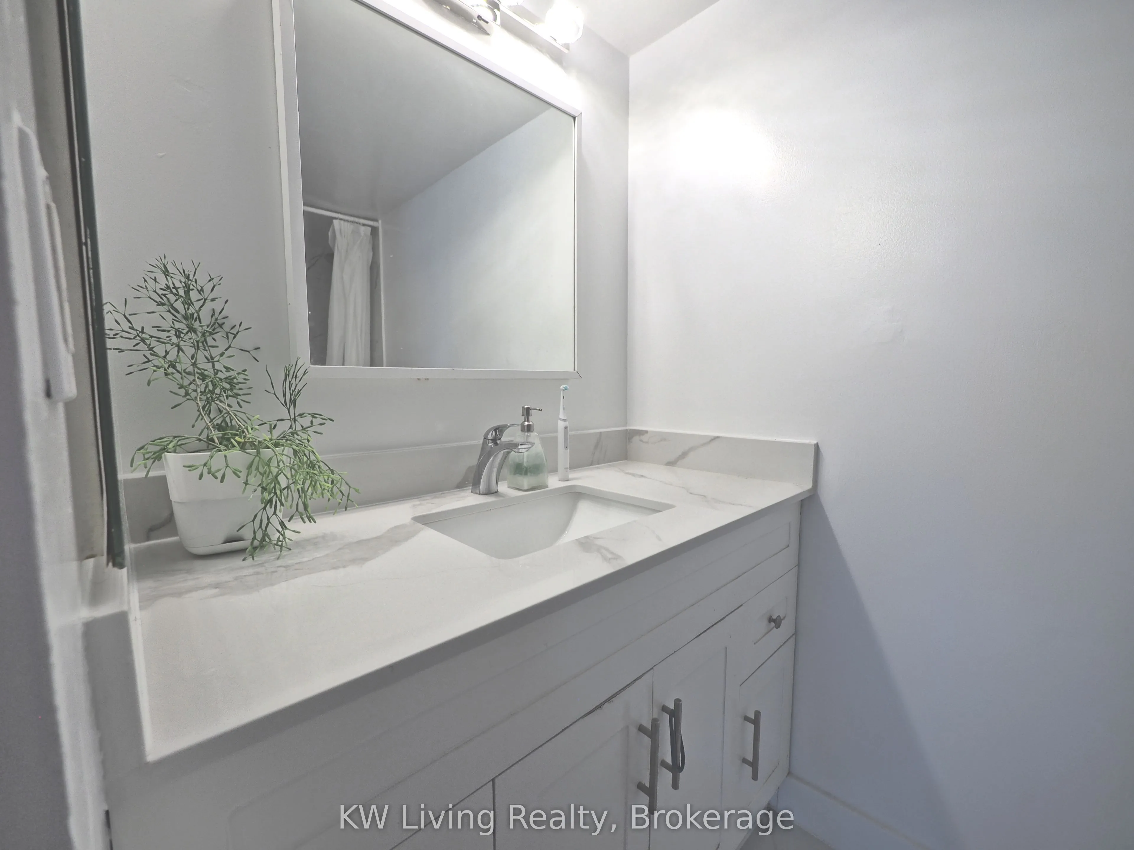 30 Greenfield Avenue, #1216