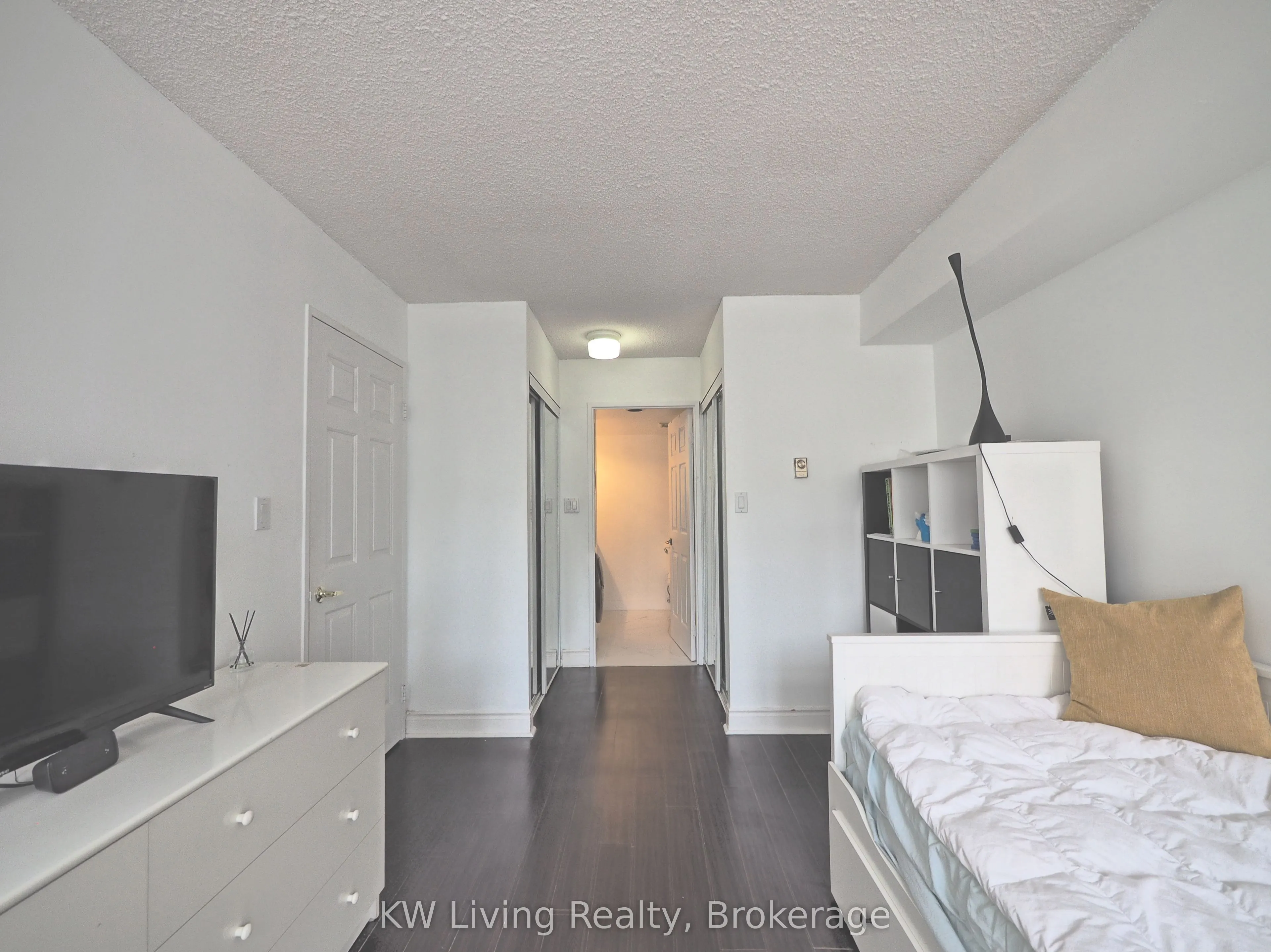 30 Greenfield Avenue, #1216