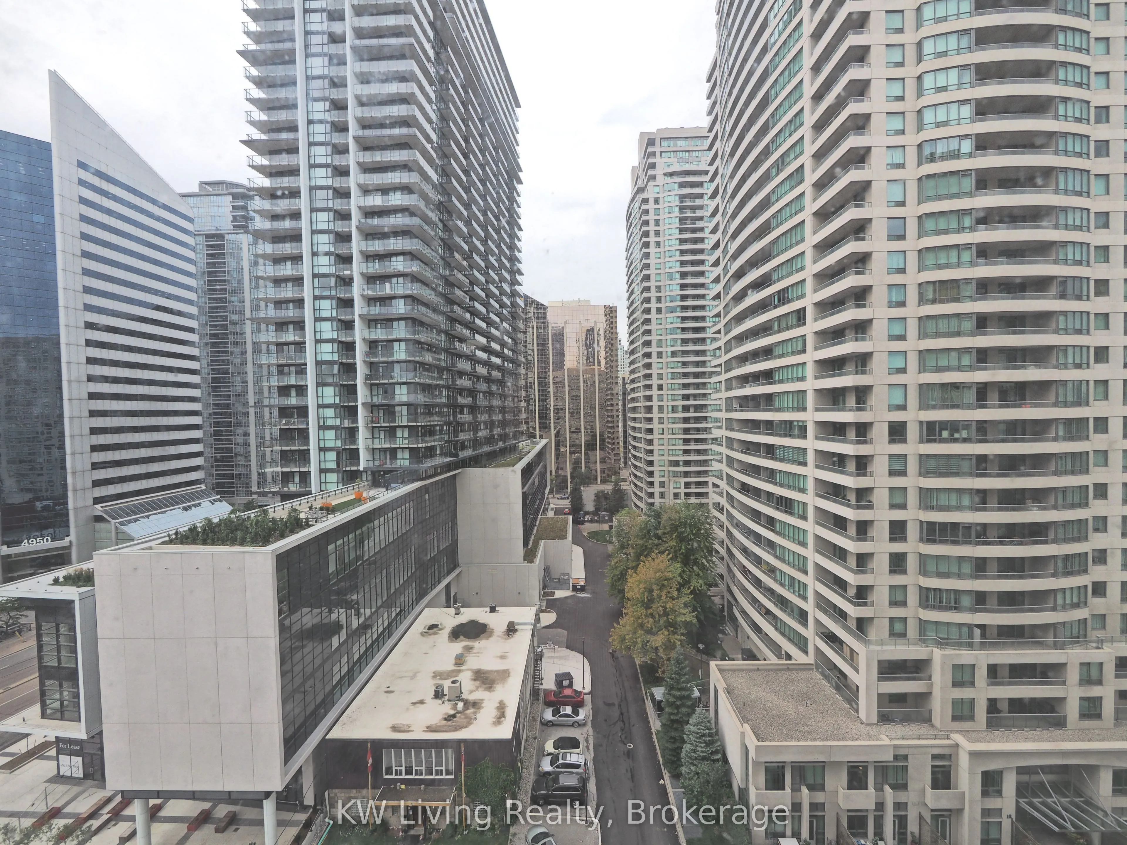 30 Greenfield Avenue, #1216