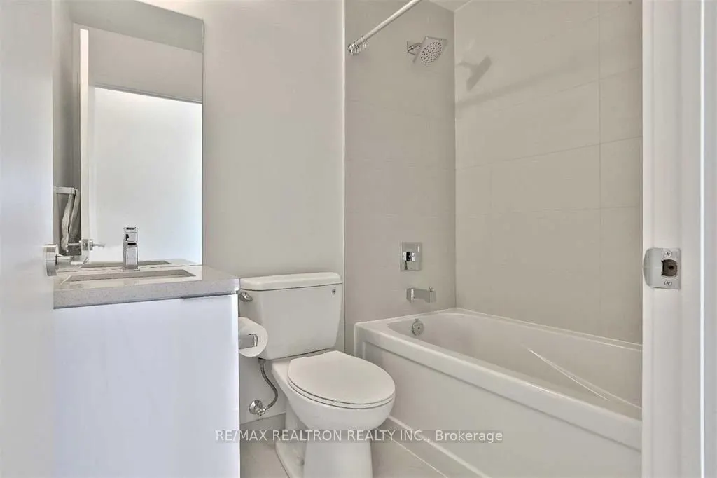 8 Eglinton Avenue E, #1611