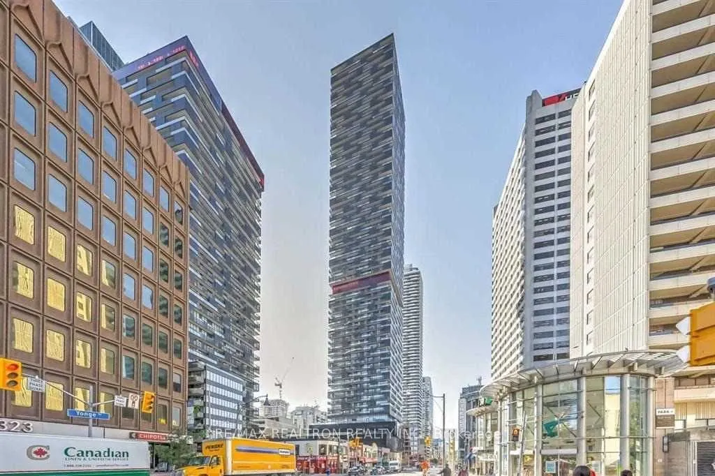 8 Eglinton Avenue E, #1611