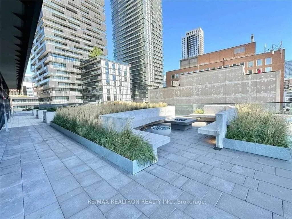 8 Eglinton Avenue E, #1611