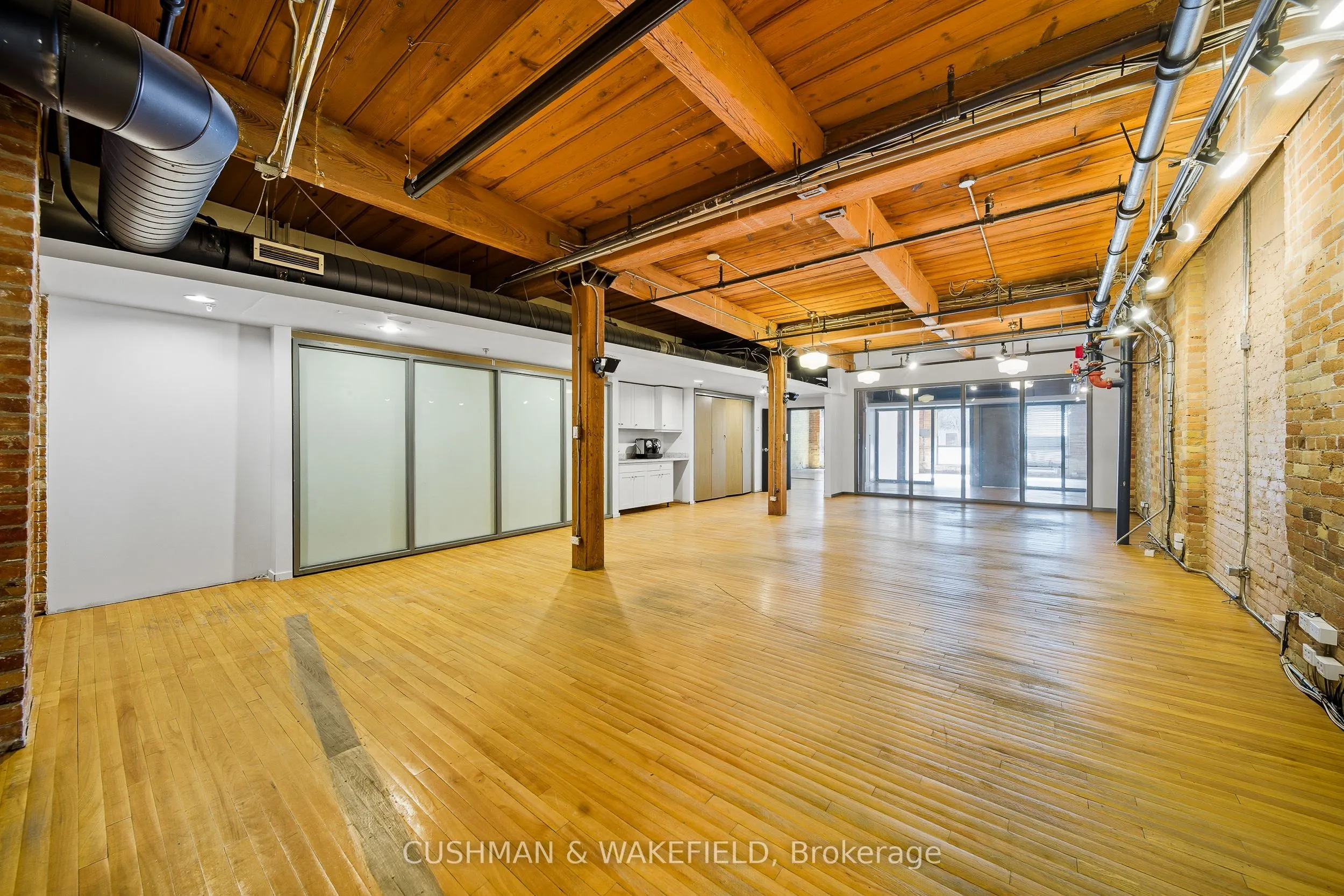 822 Richmond Street W