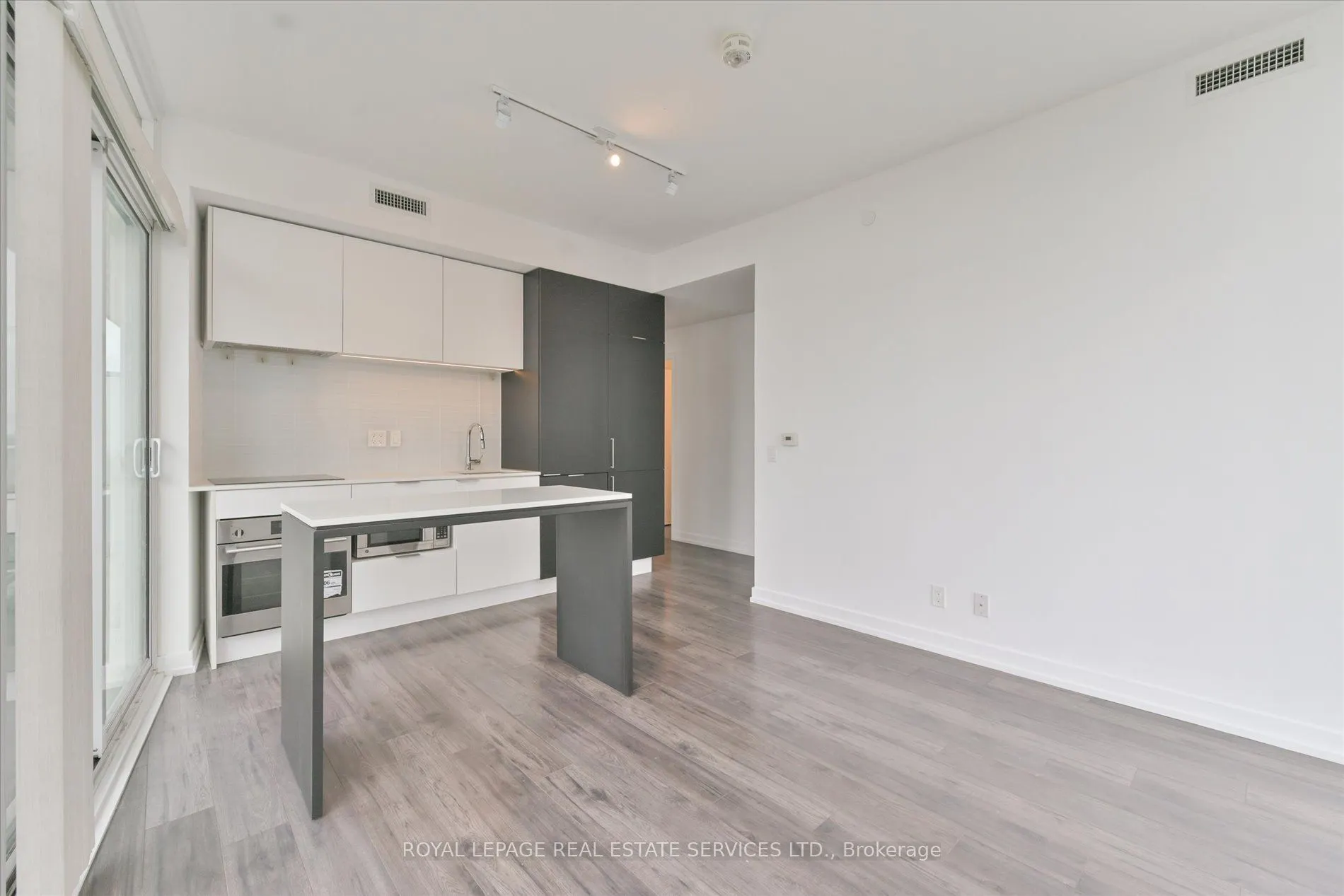33 Helendale Avenue, #1310