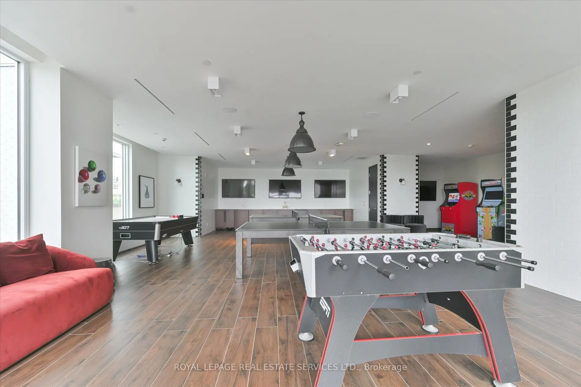 33 Helendale Avenue, #1310