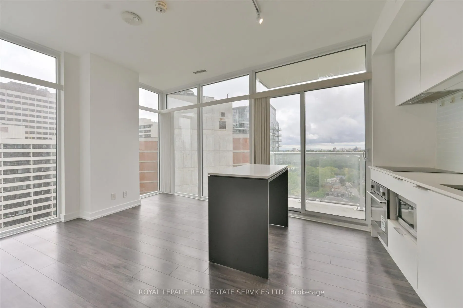 33 Helendale Avenue, #1310