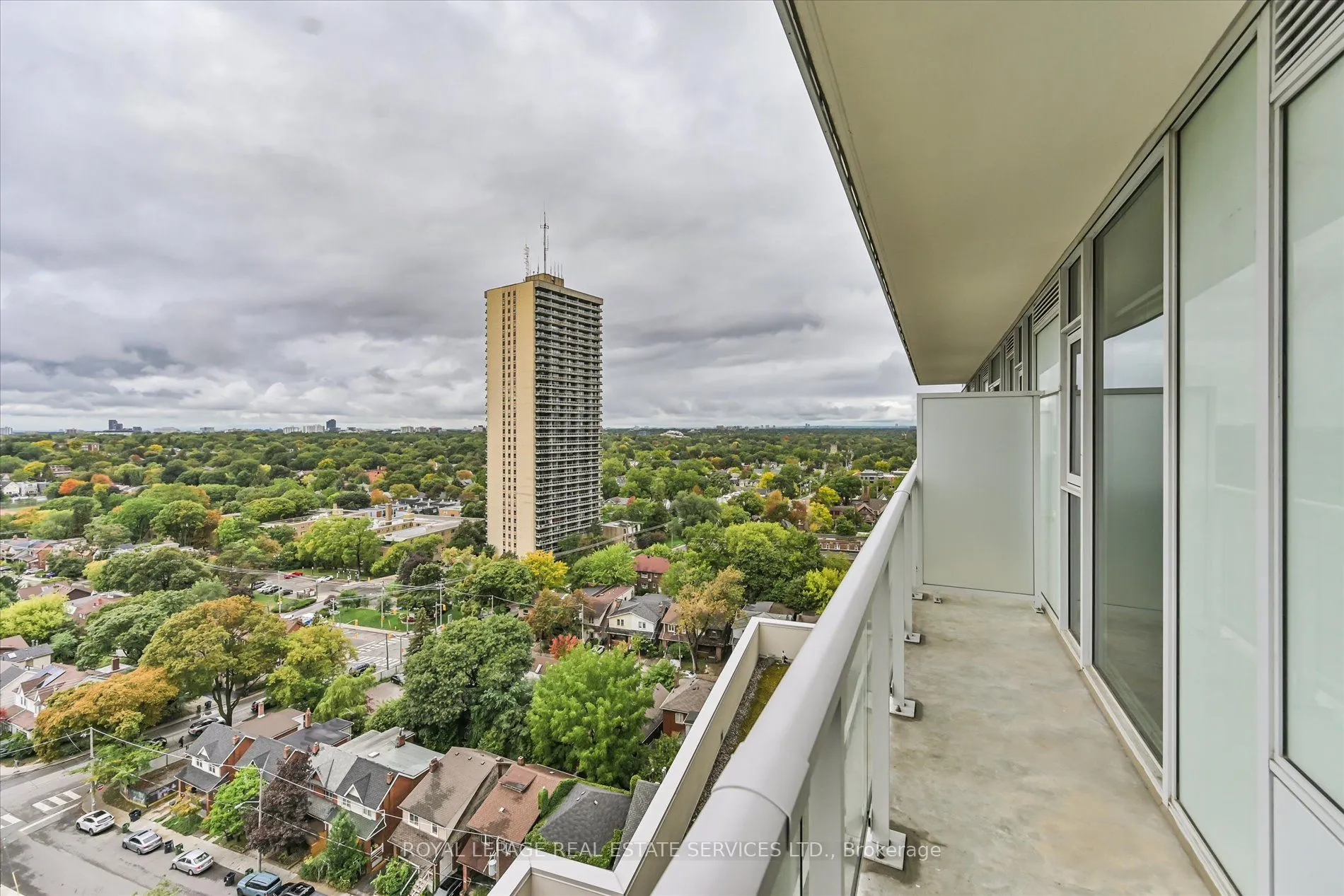 33 Helendale Avenue, #1310