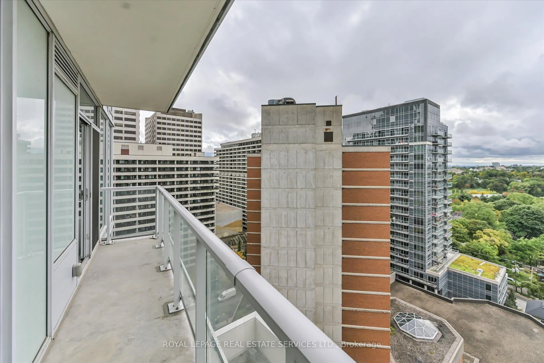 33 Helendale Avenue, #1310