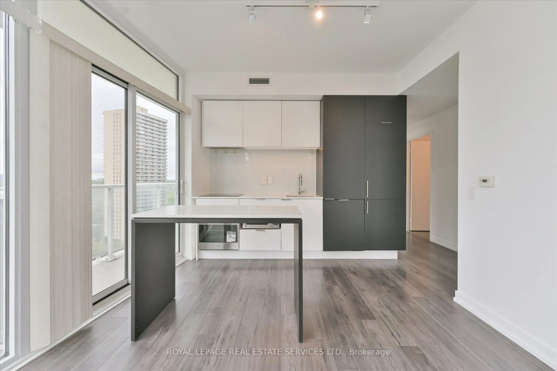 33 Helendale Avenue, #1310