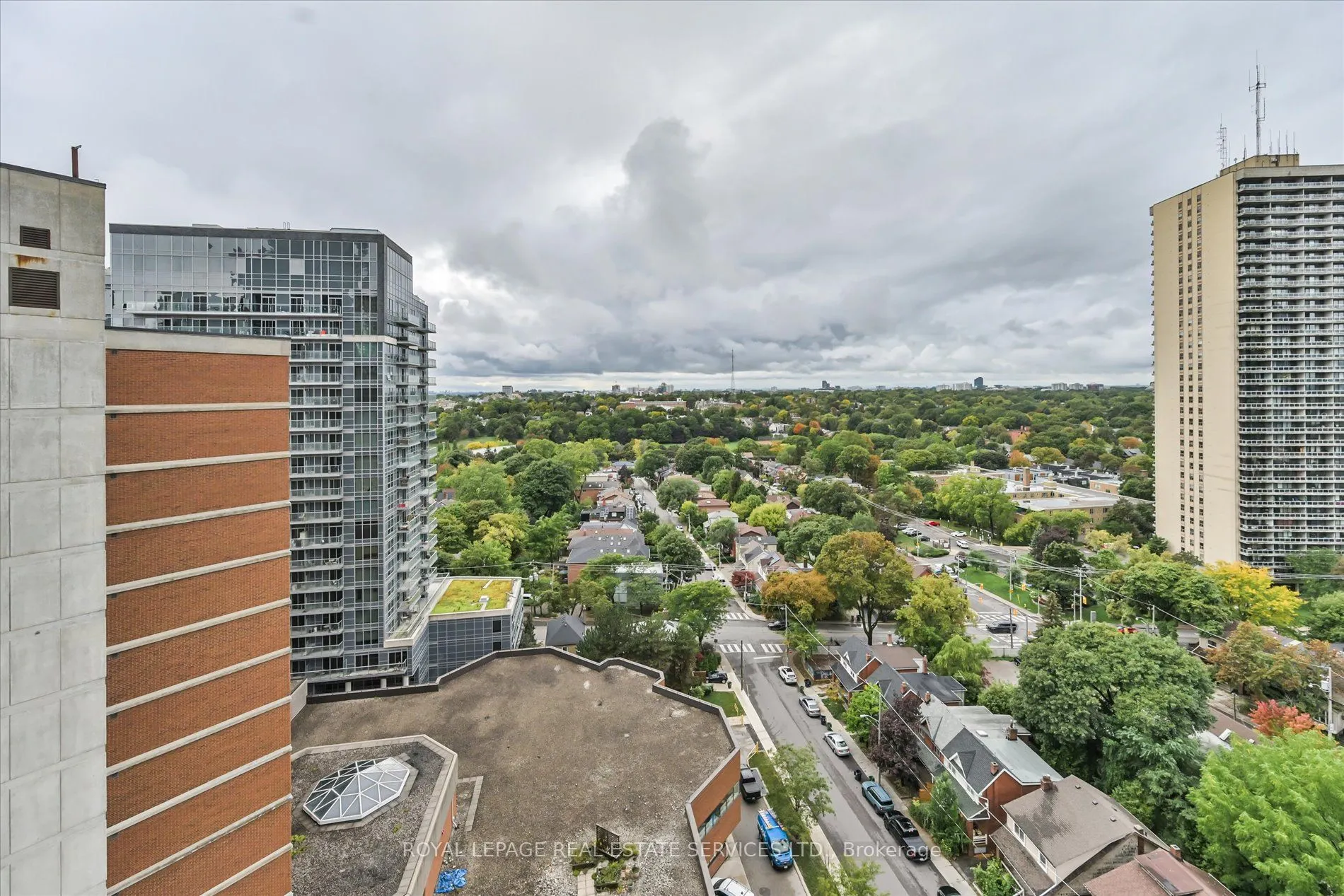 33 Helendale Avenue, #1310