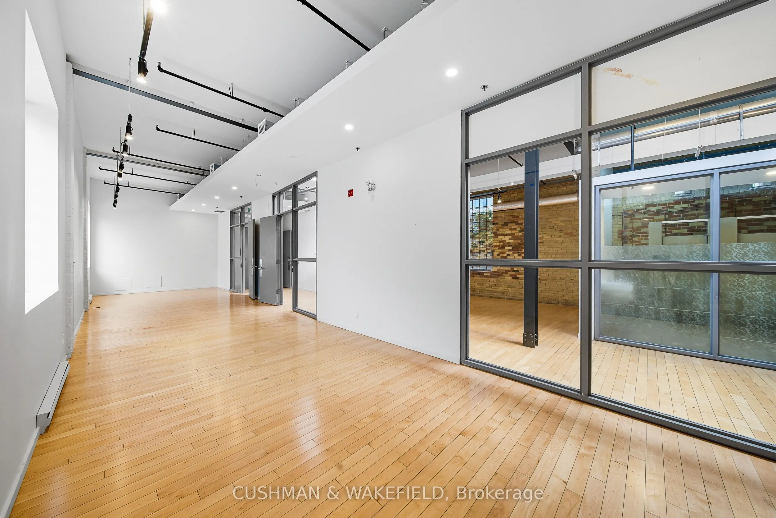 828 Richmond Street W