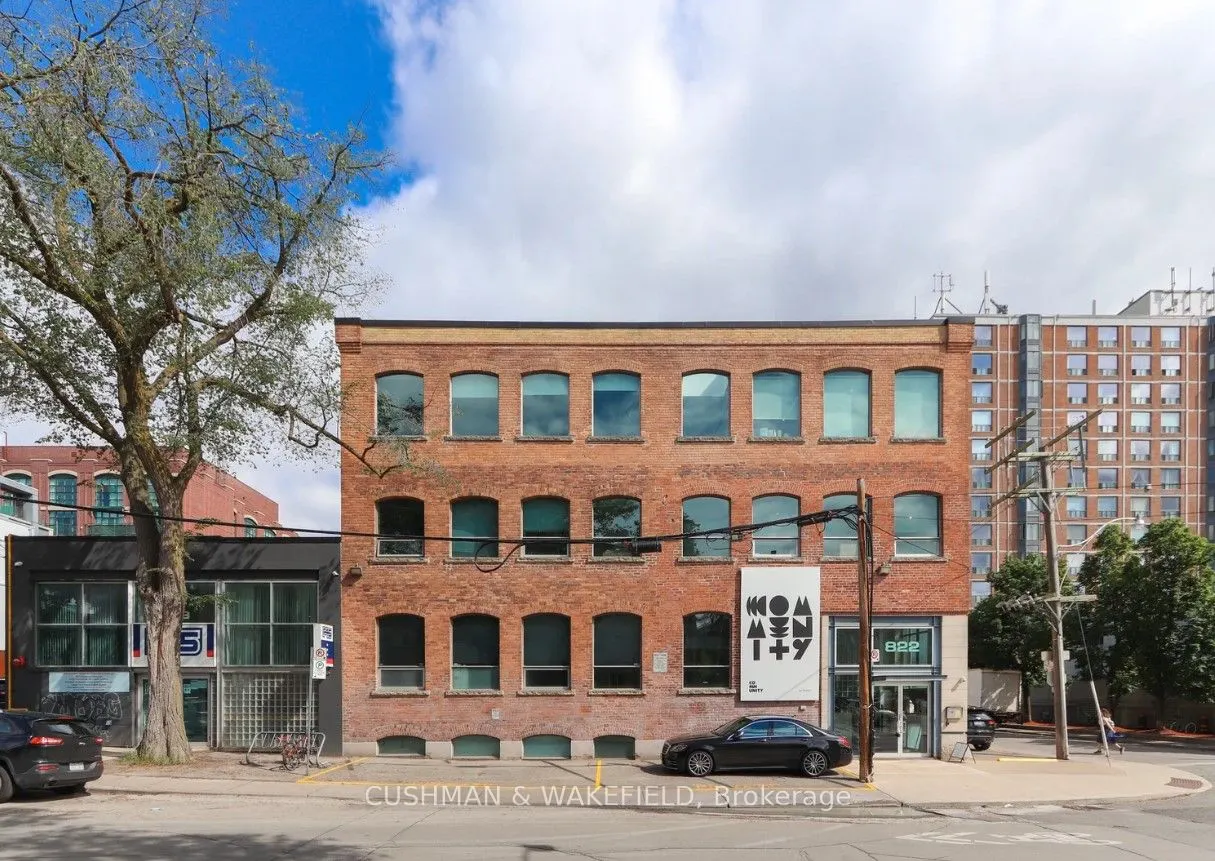 828 Richmond Street W