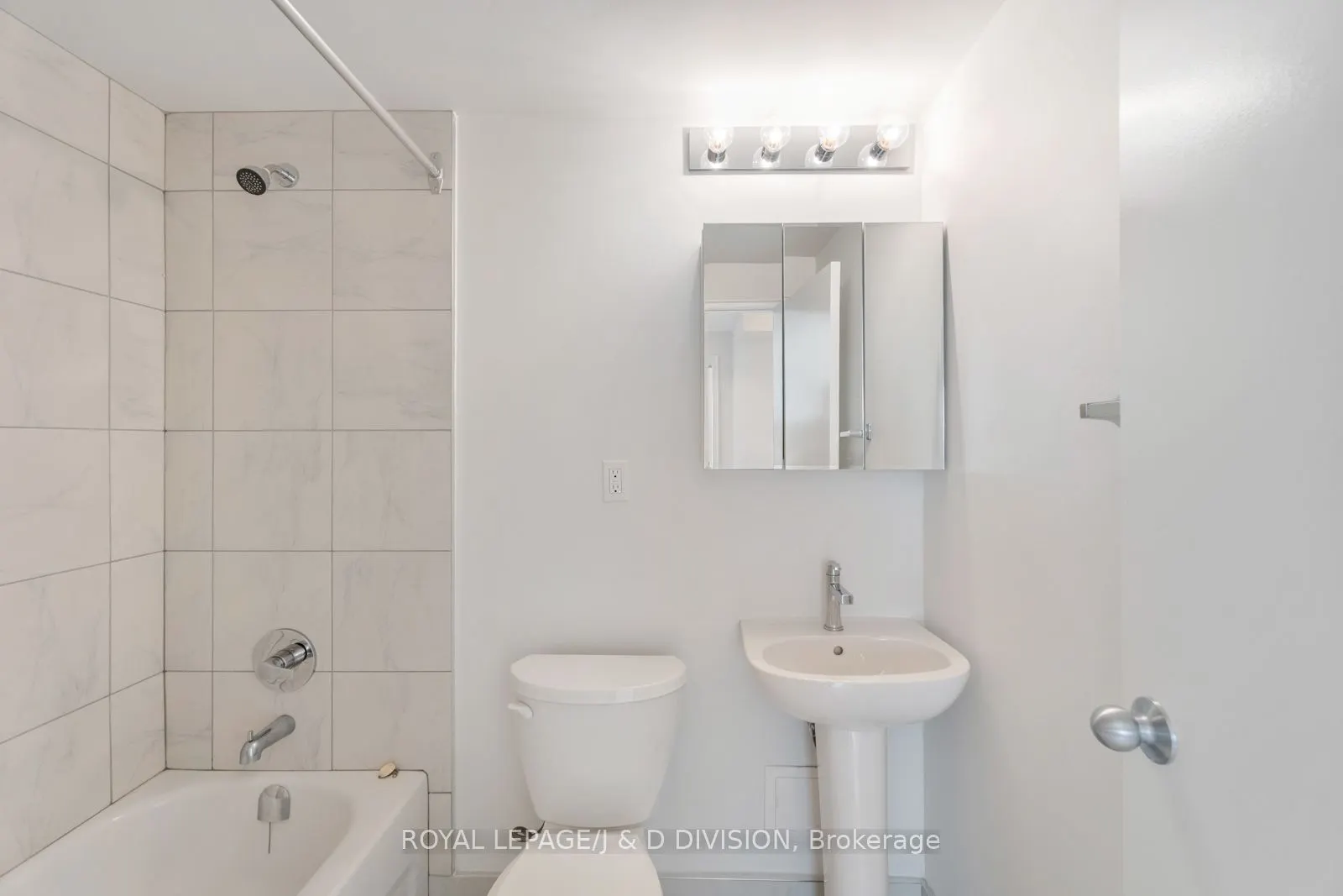 494 Avenue Road, #10