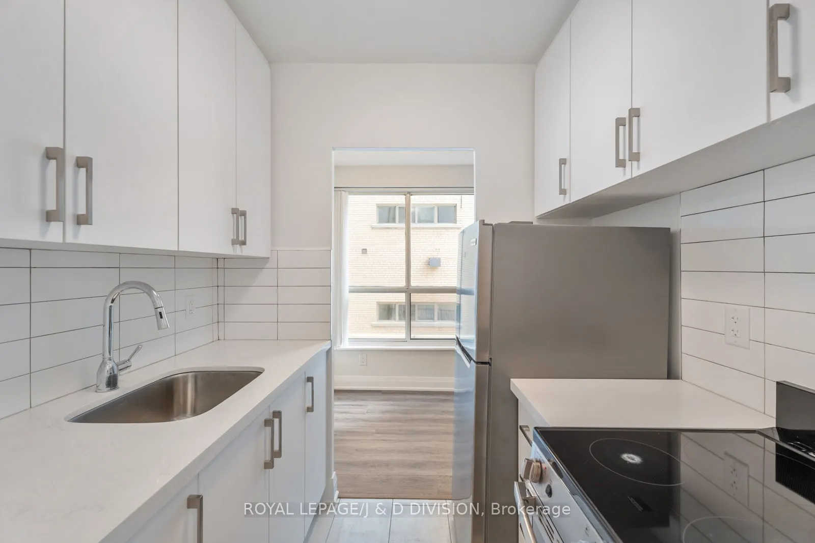 494 Avenue Road, #10