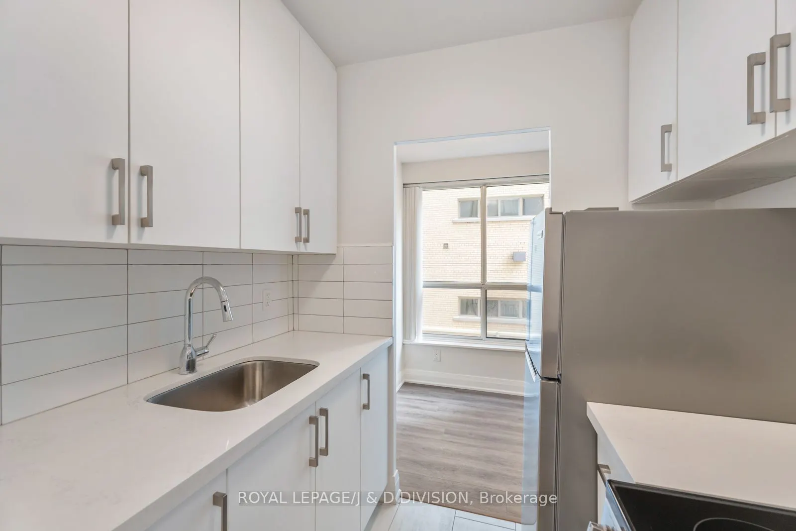 494 Avenue Road, #10