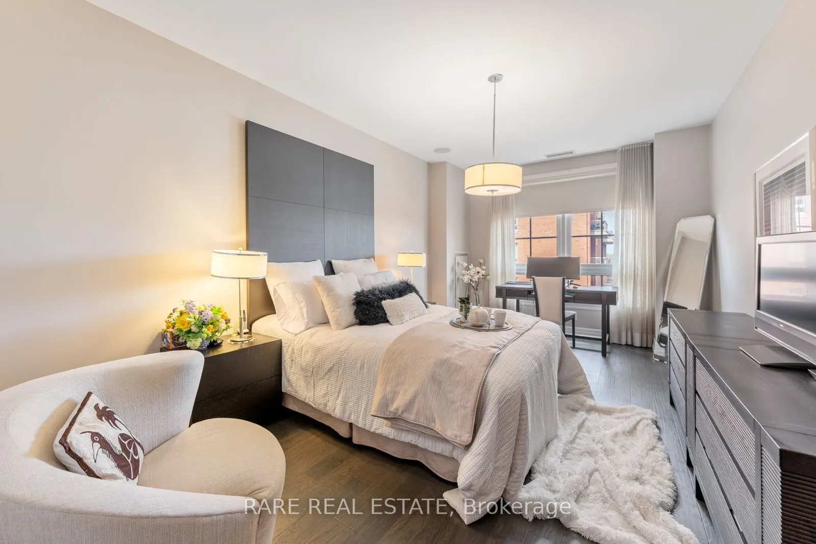 20 Burkebrook Place, #611