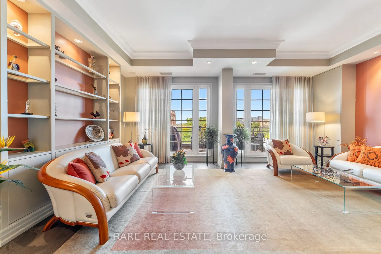 20 Burkebrook Place, #611