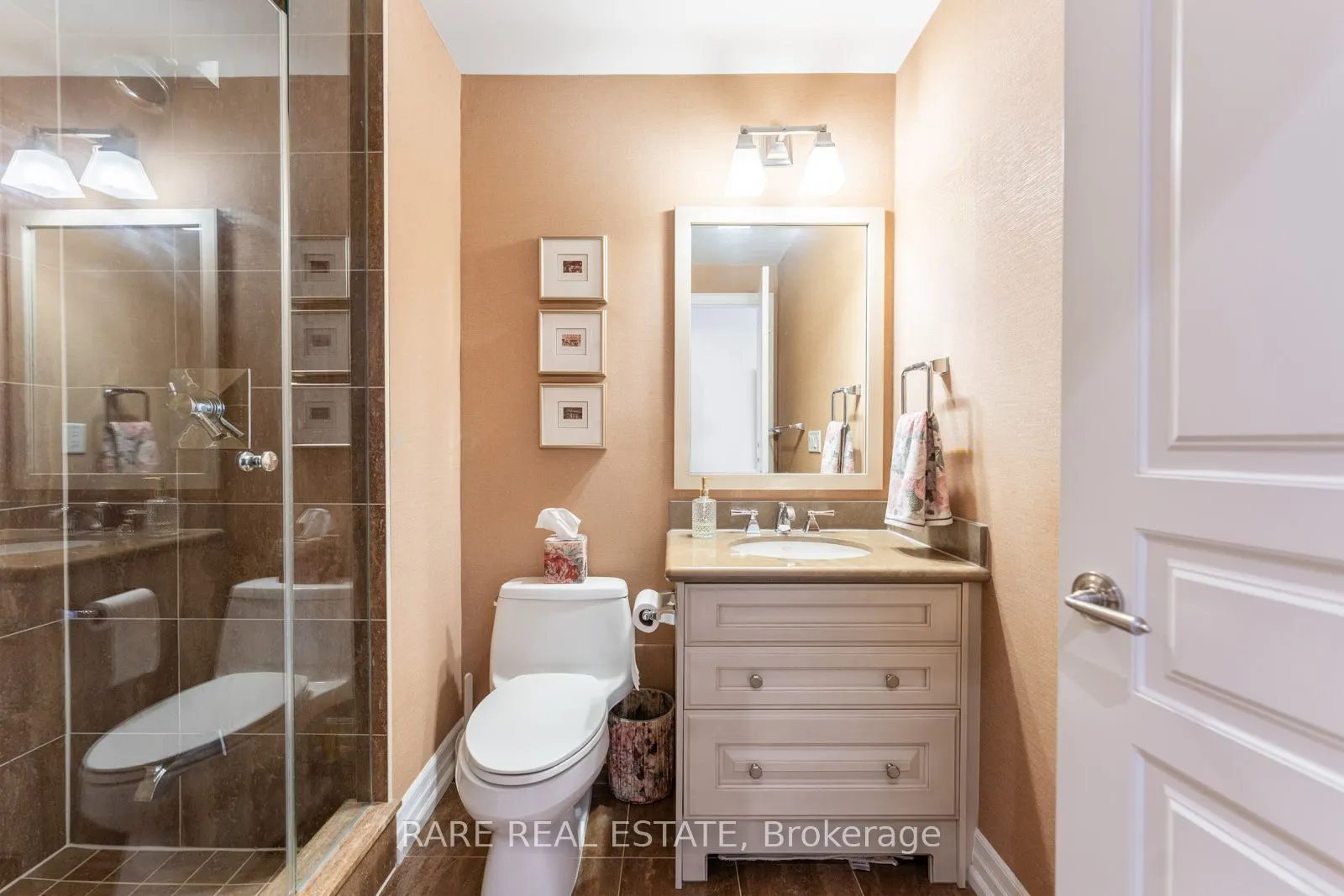 20 Burkebrook Place, #611