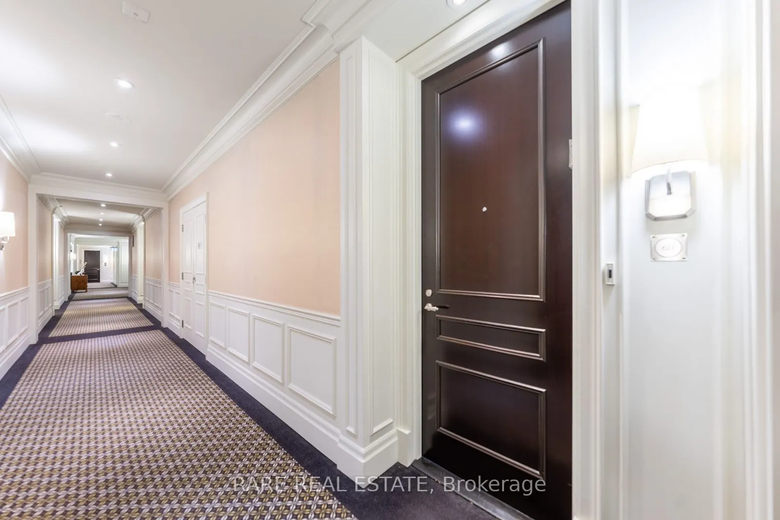 20 Burkebrook Place, #611