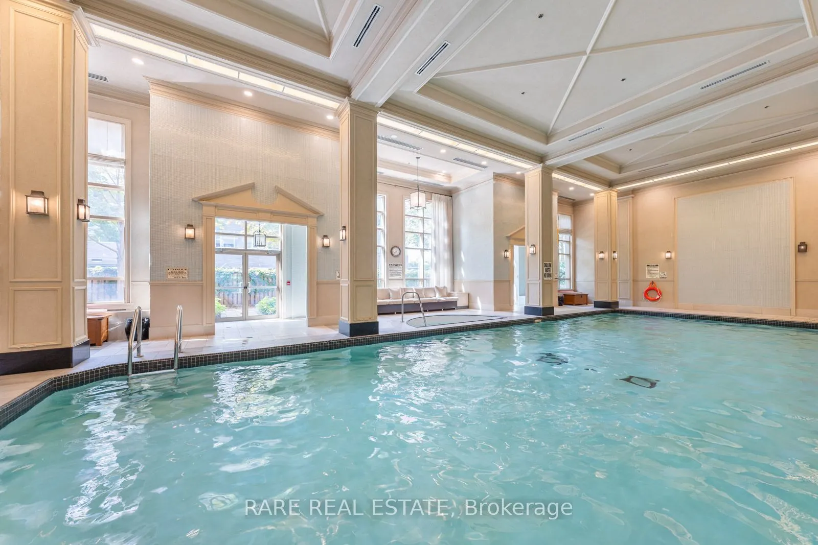 20 Burkebrook Place, #611