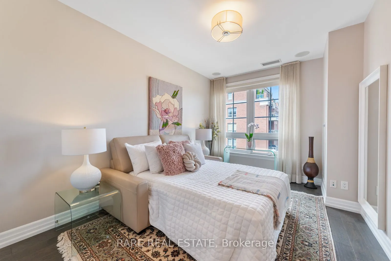 20 Burkebrook Place, #611