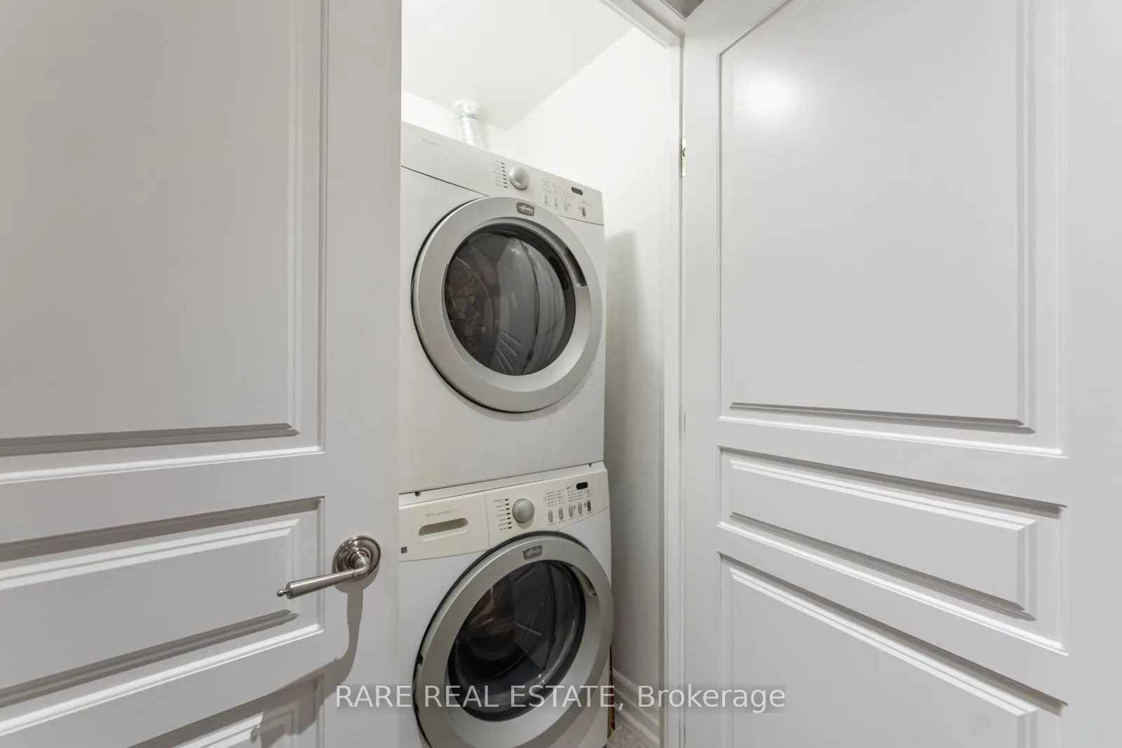 20 Burkebrook Place, #611