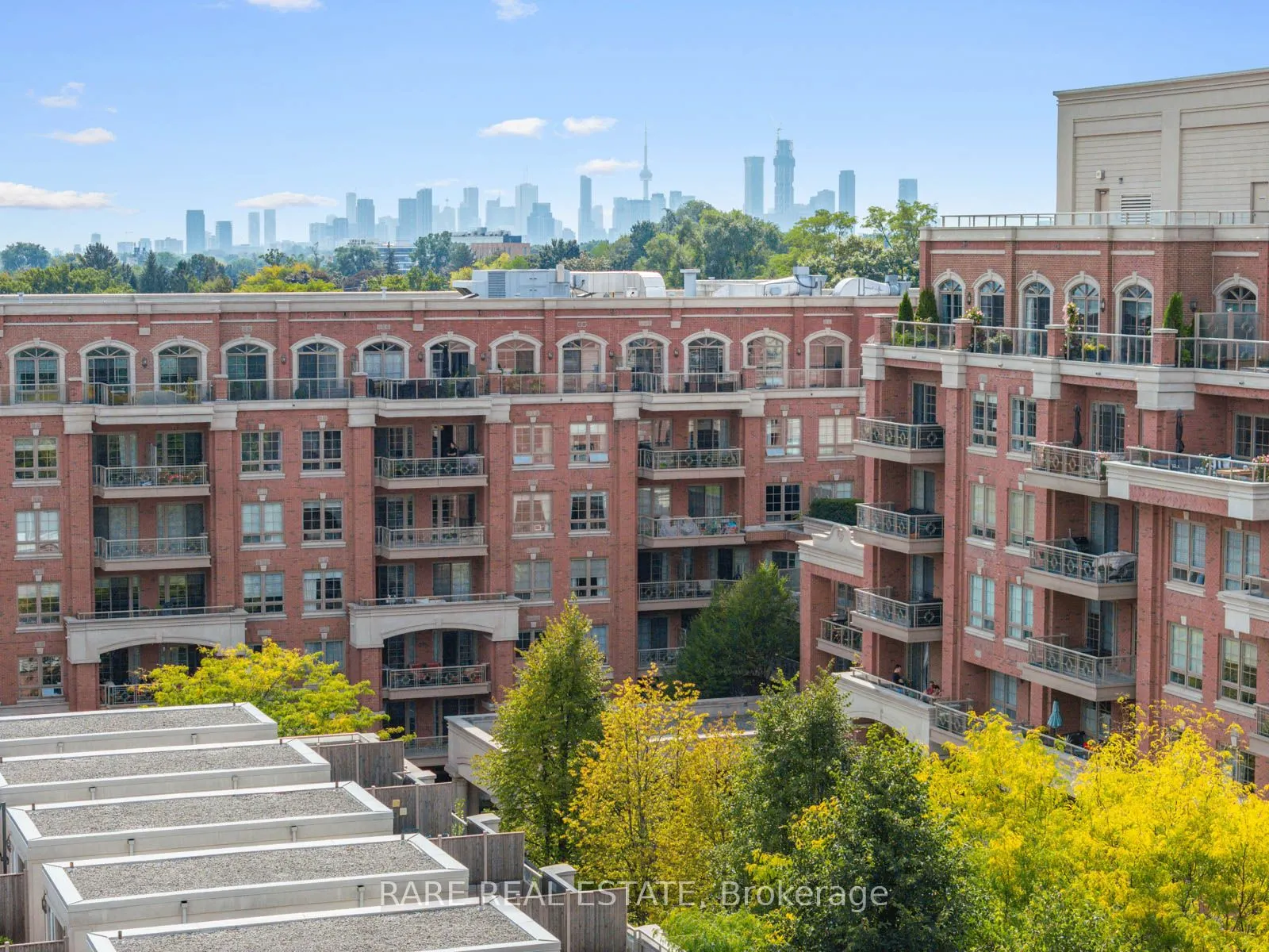 20 Burkebrook Place, #611