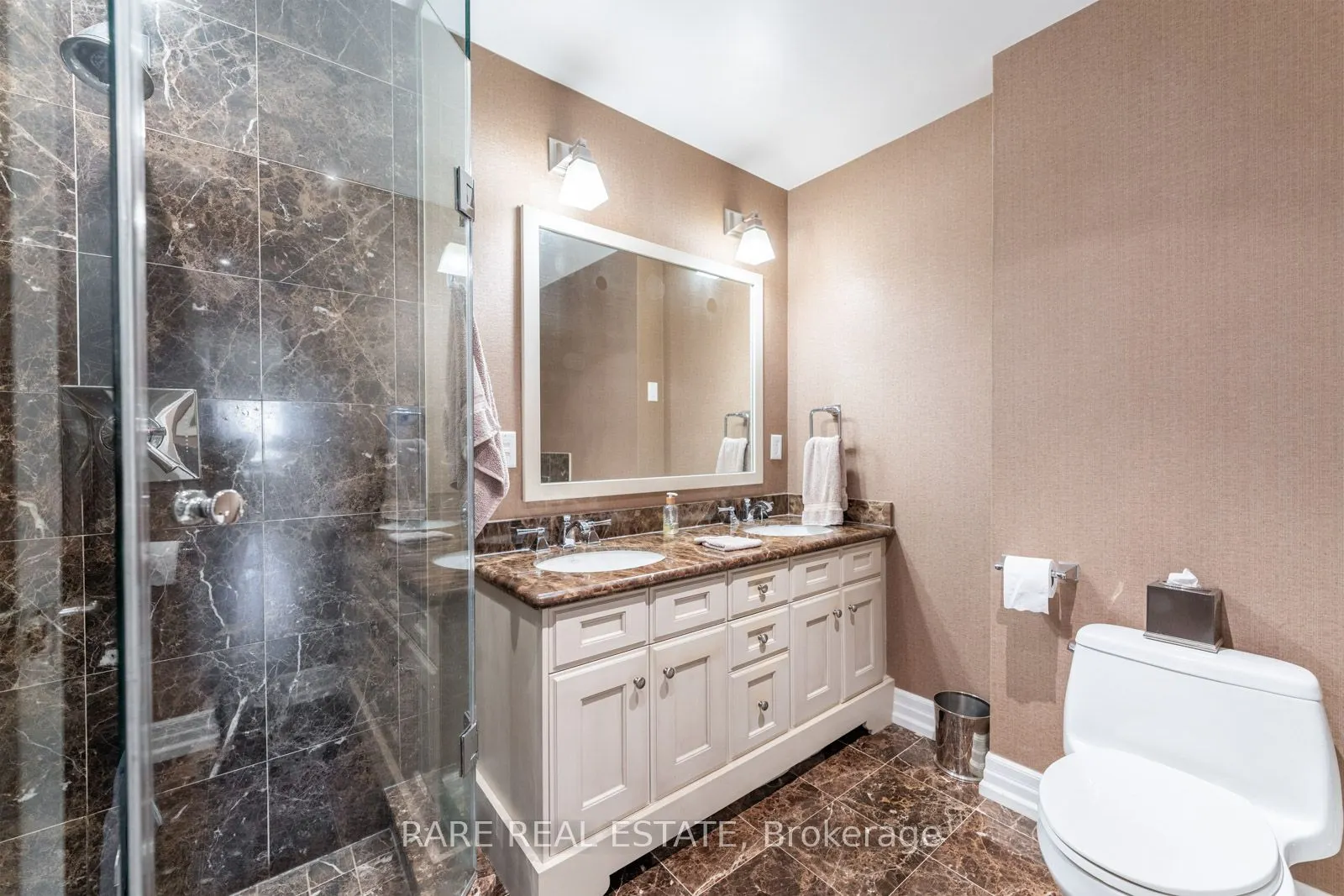 20 Burkebrook Place, #611