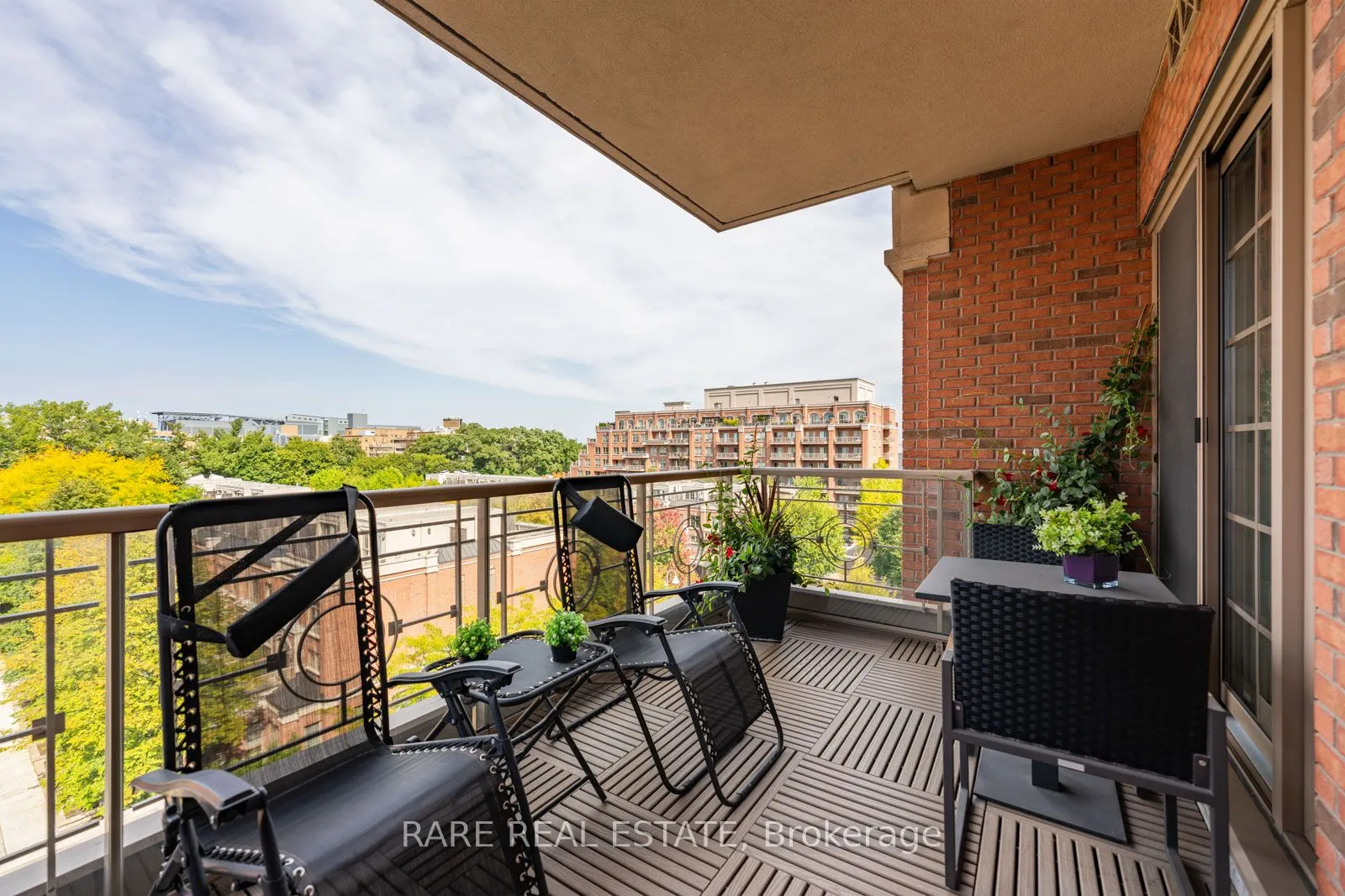 20 Burkebrook Place, #611