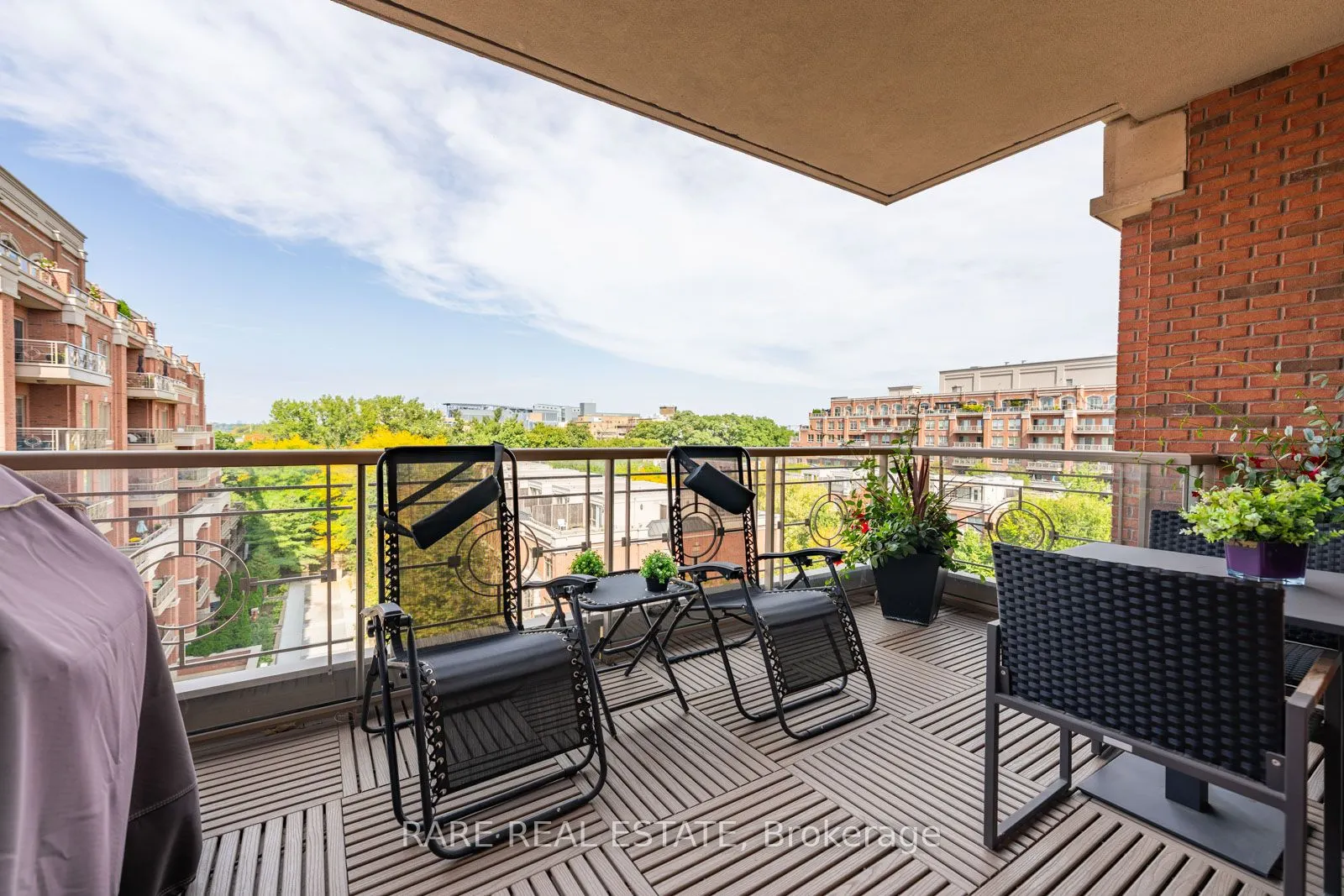 20 Burkebrook Place, #611