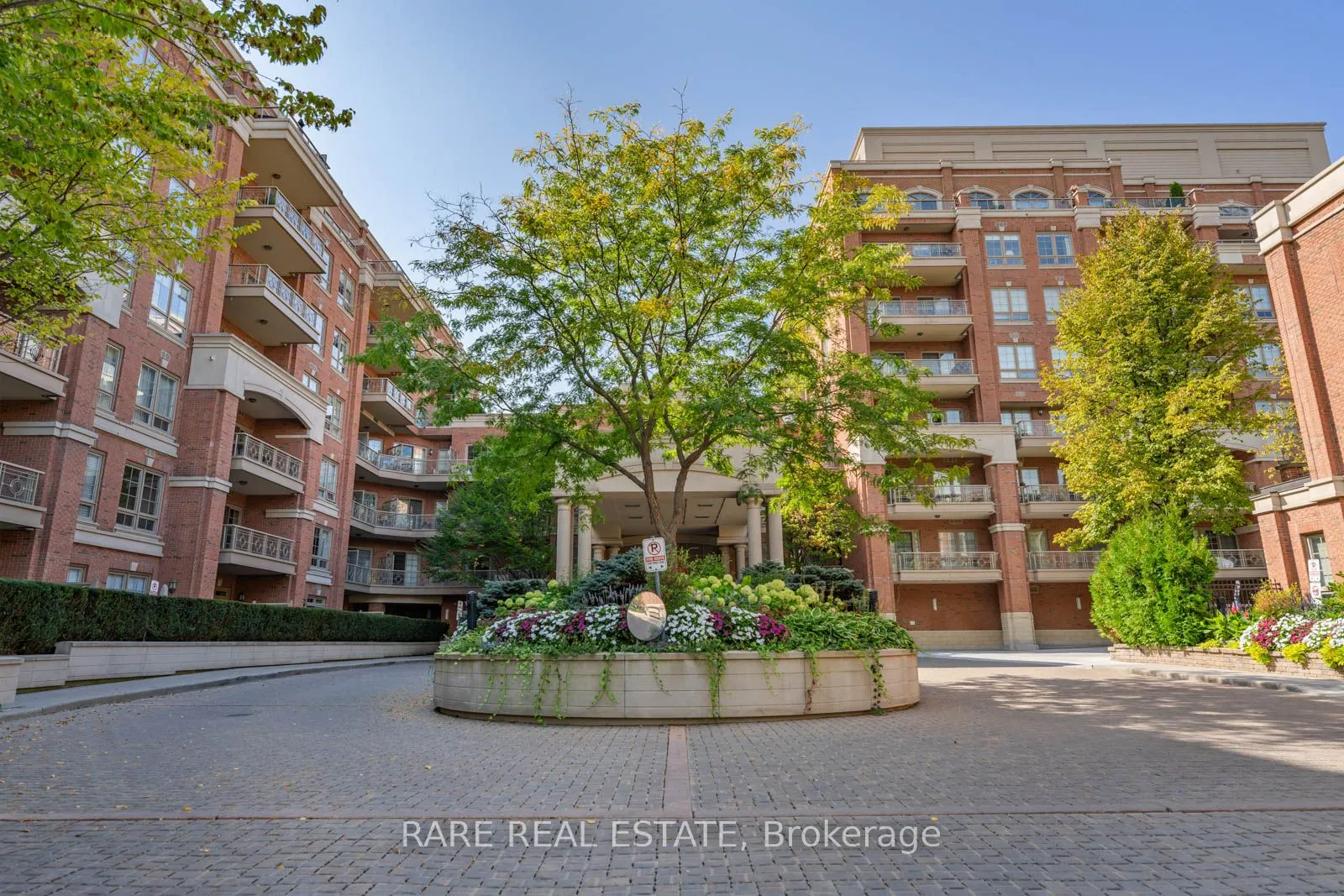 20 Burkebrook Place, #611