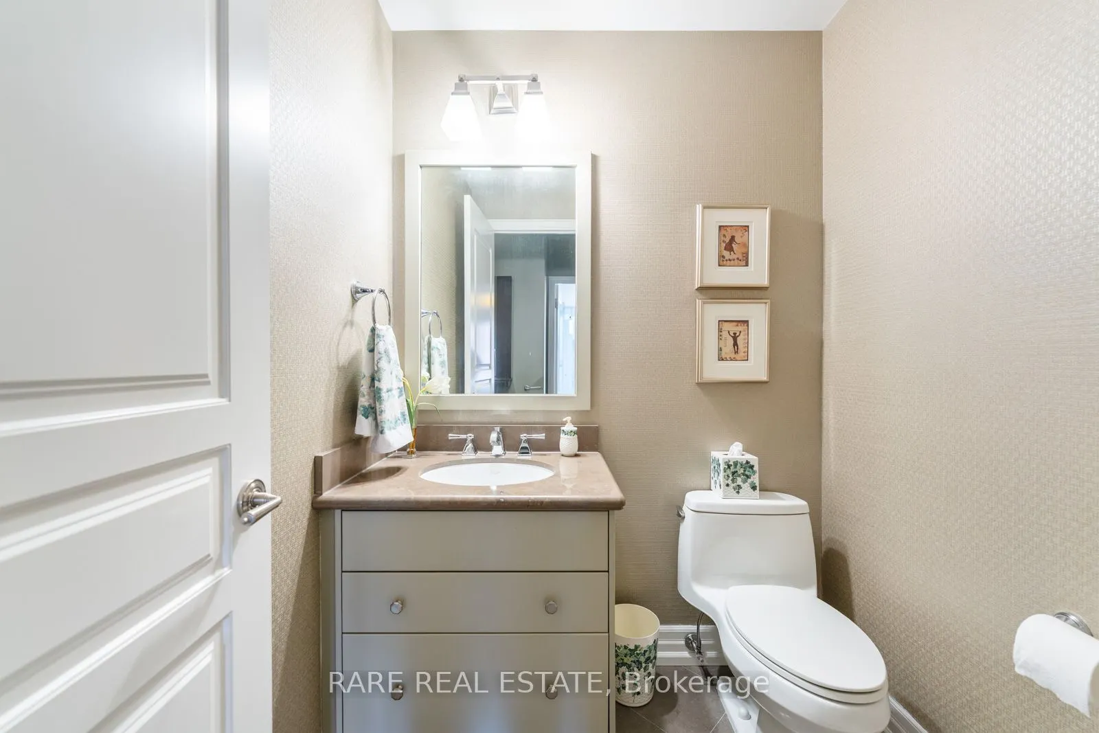 20 Burkebrook Place, #611