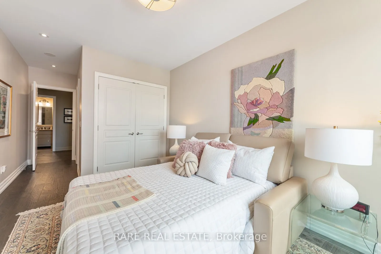 20 Burkebrook Place, #611