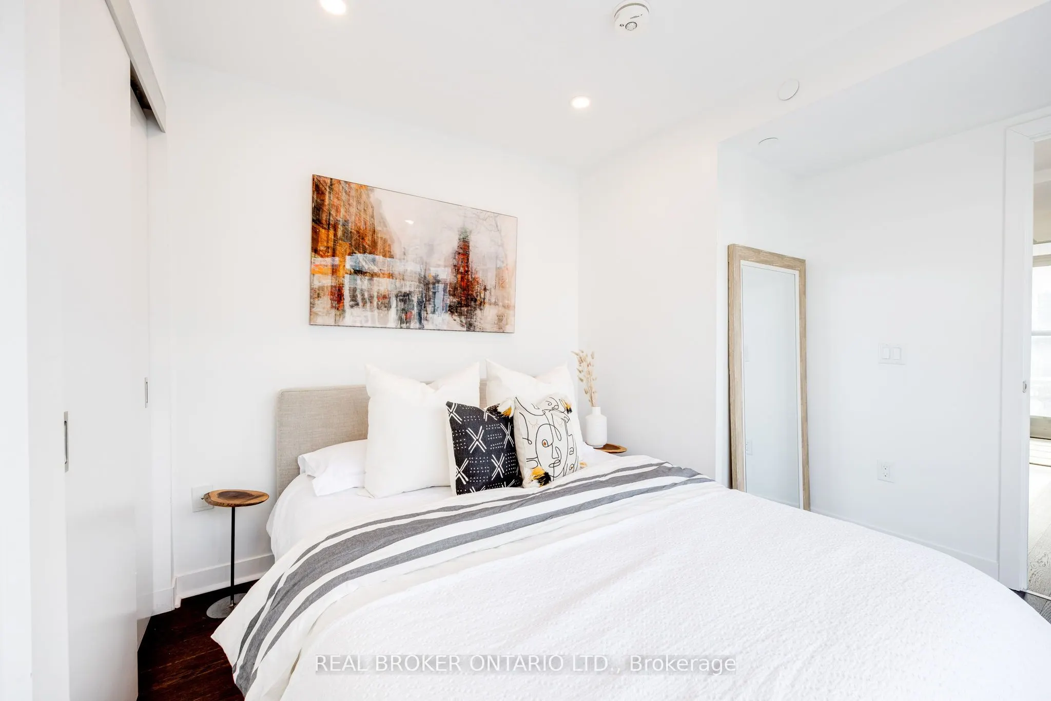 501 Adelaide Street W, #1308