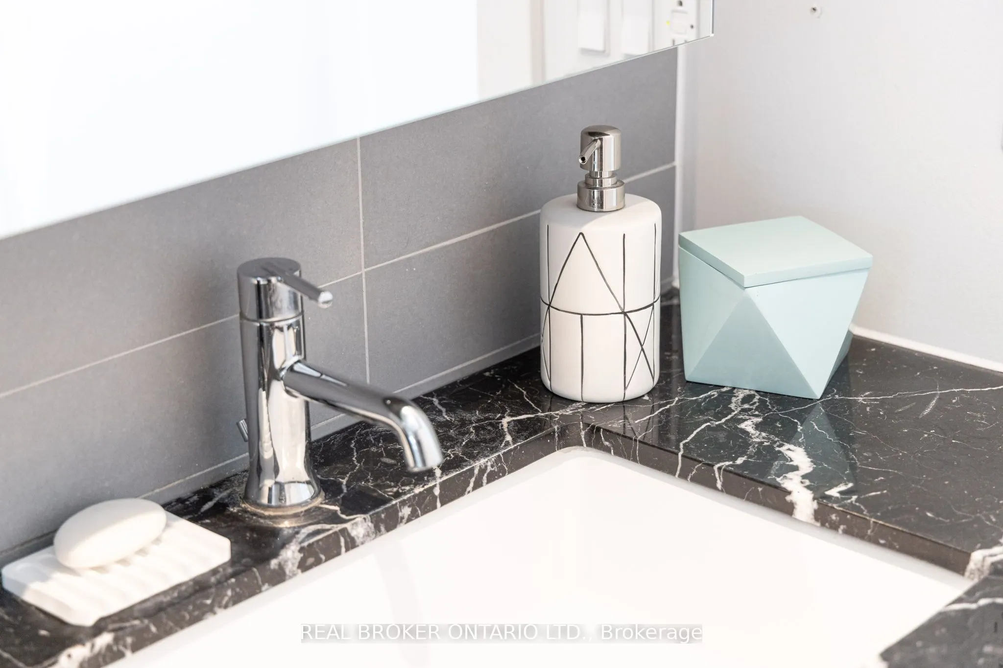 501 Adelaide Street W, #1308