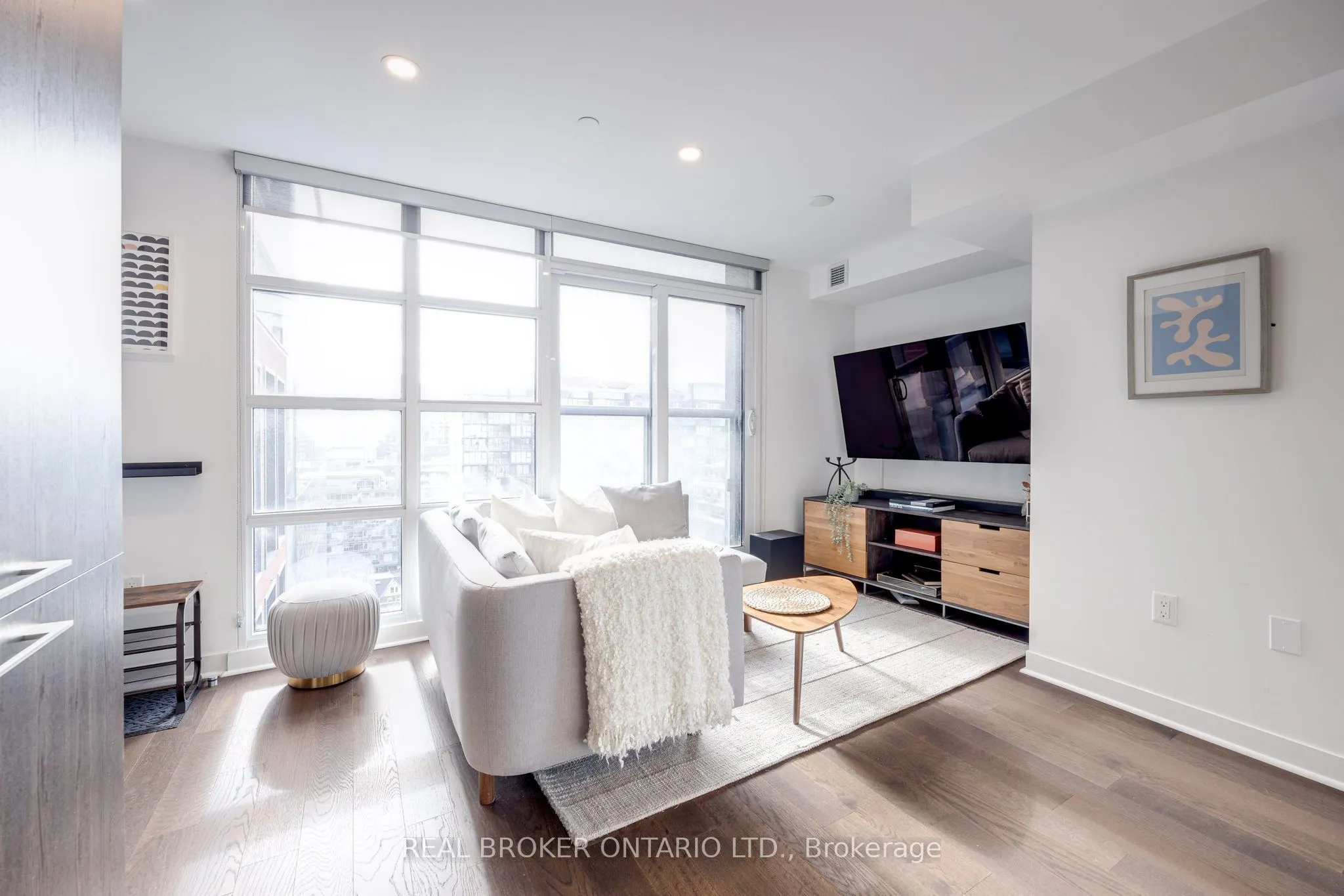 501 Adelaide Street W, #1308