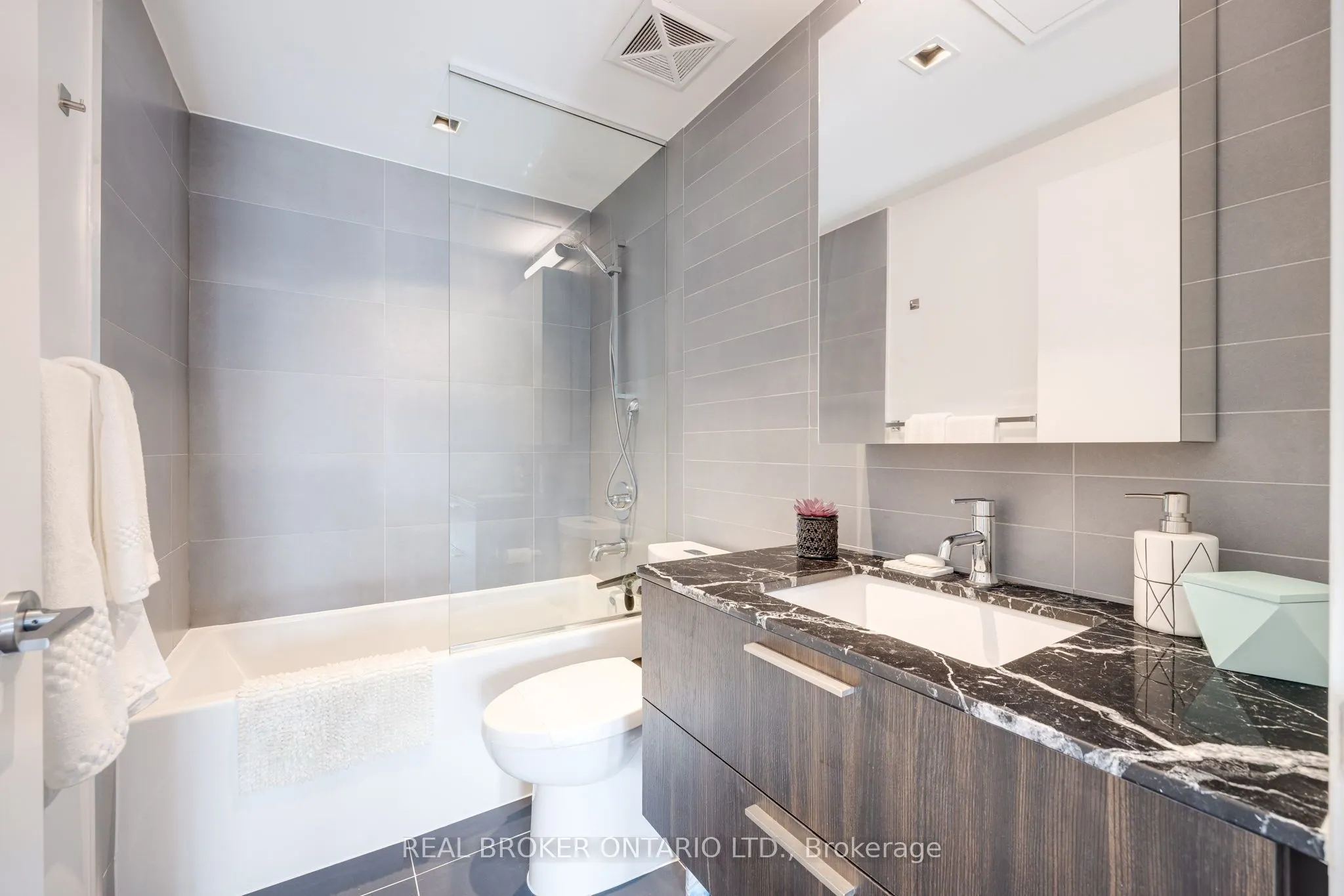 501 Adelaide Street W, #1308
