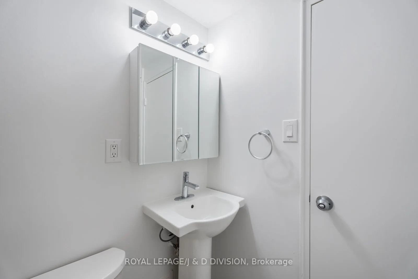 494 Avenue Road, #26