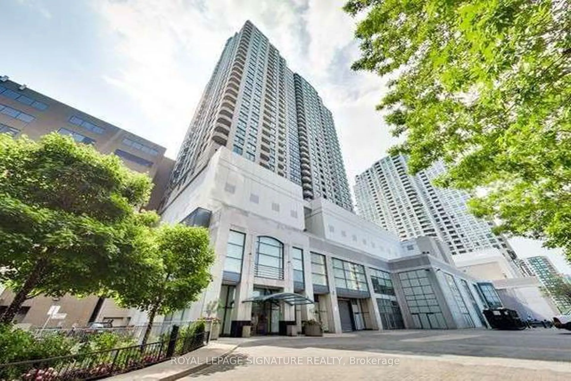 8 Hillcrest Avenue, #2210
