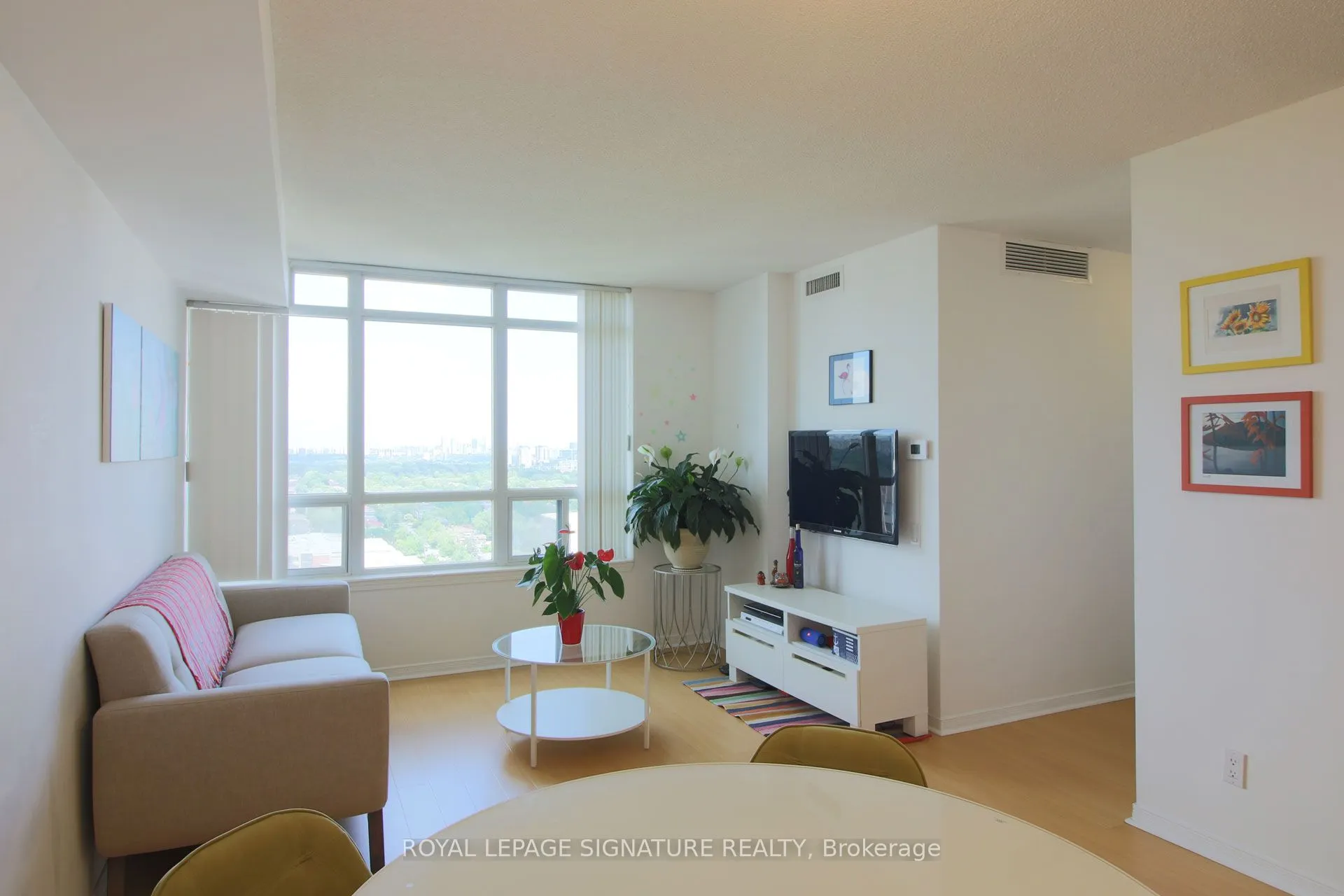 8 Hillcrest Avenue, #2210
