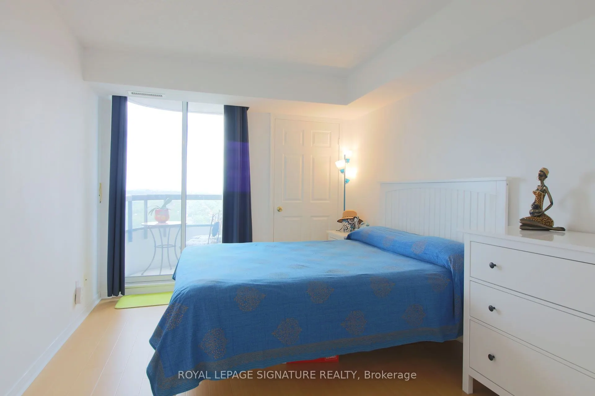 8 Hillcrest Avenue, #2210