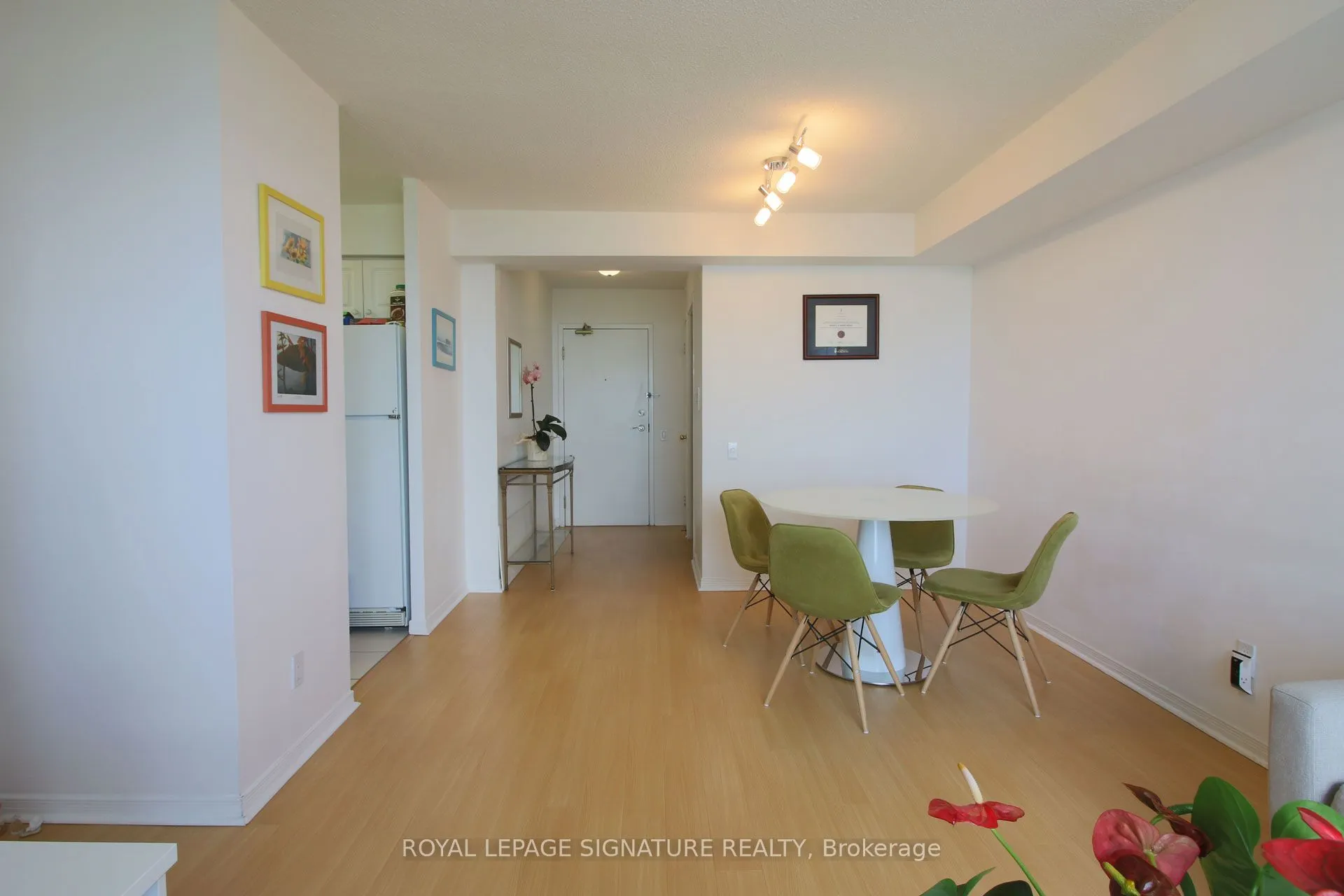 8 Hillcrest Avenue, #2210
