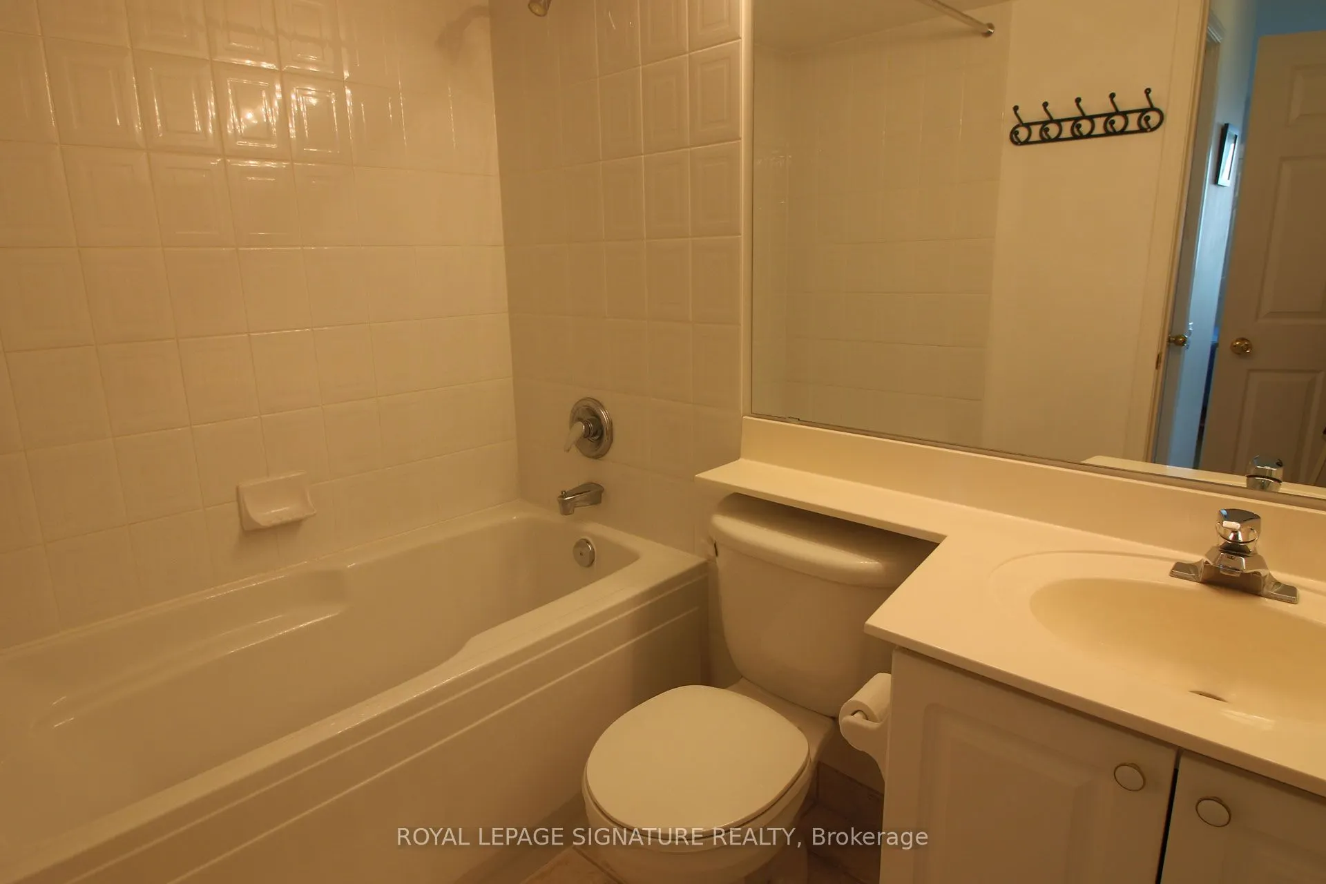 8 Hillcrest Avenue, #2210
