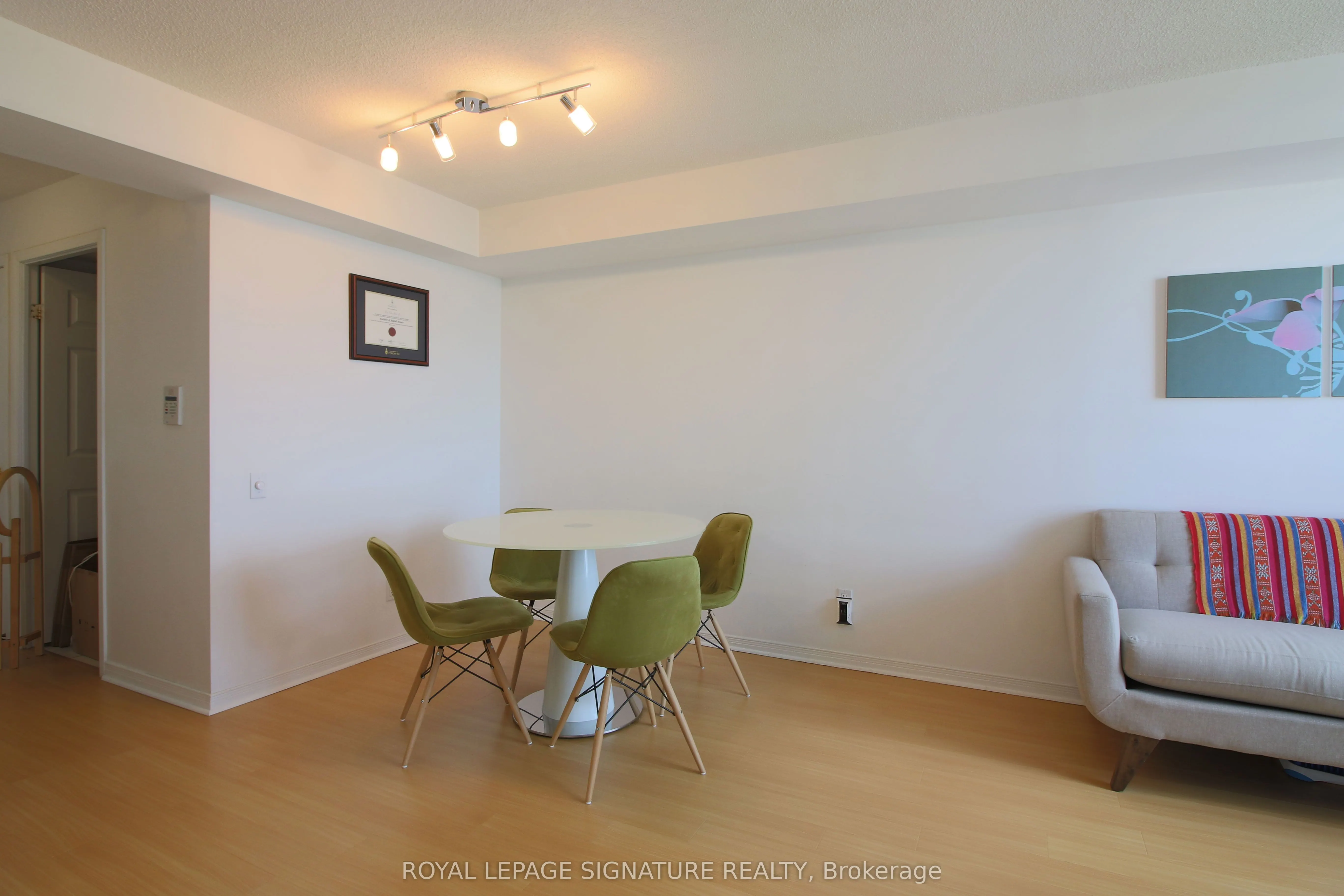 8 Hillcrest Avenue, #2210