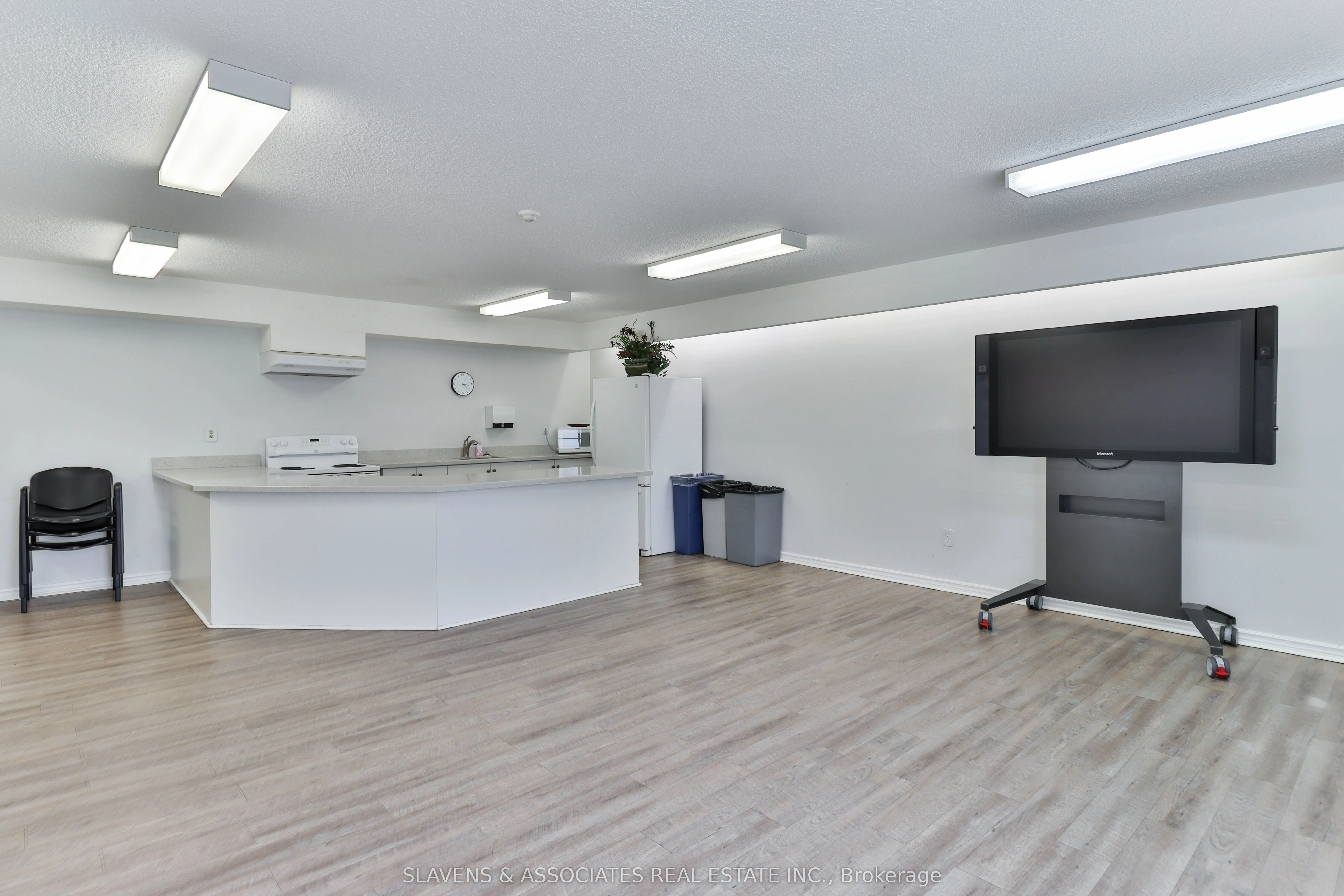 3300 Don Mills Road, #403