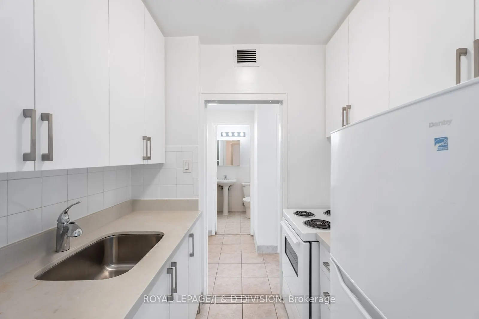 494 Avenue Road, #107