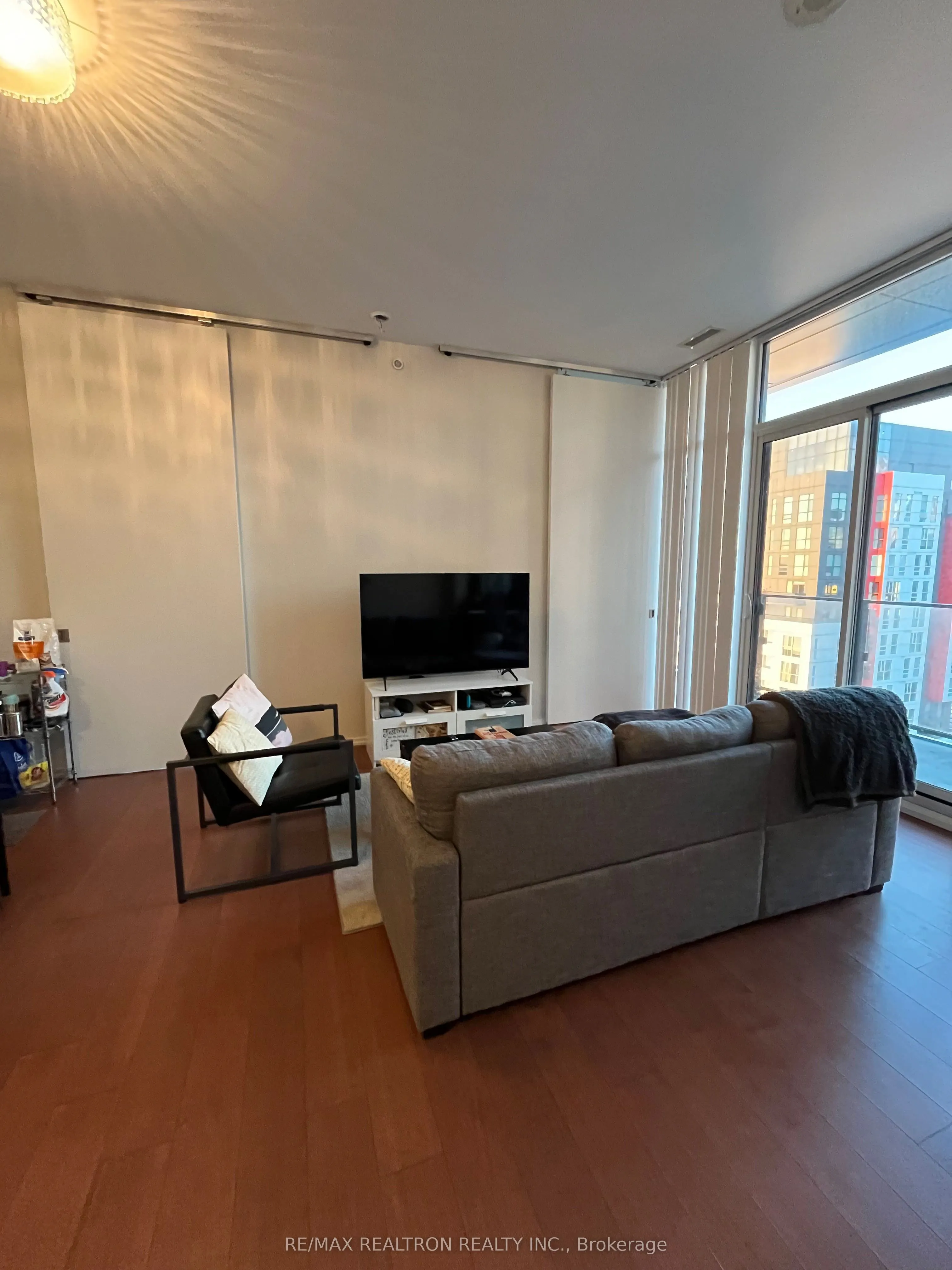125 Peter Street, #8